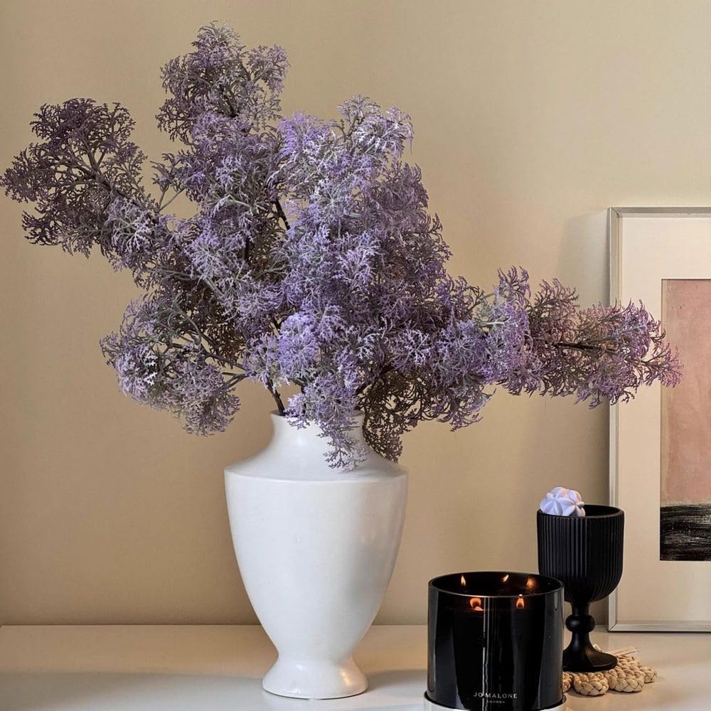 Fougère artificielle violette 73 cm : fini les plantes fannées dans le salon