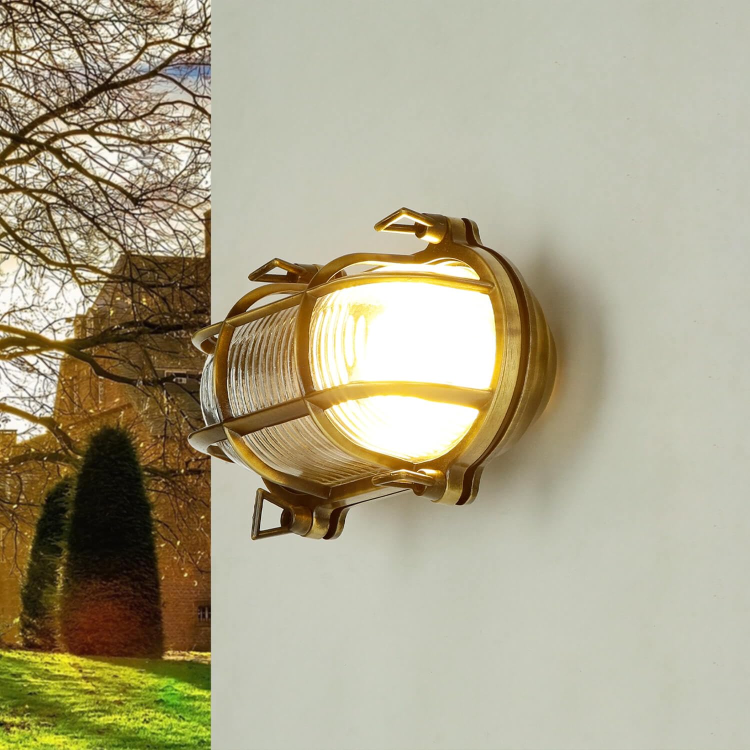 Licht-Erlebnisse Außenwandleuchte Messing Glas in Antik IP64 Garten Balkon H:13 cm E27 max. 18 W nostalgisch Maritime Außenleuchte Haus SKIATHOS