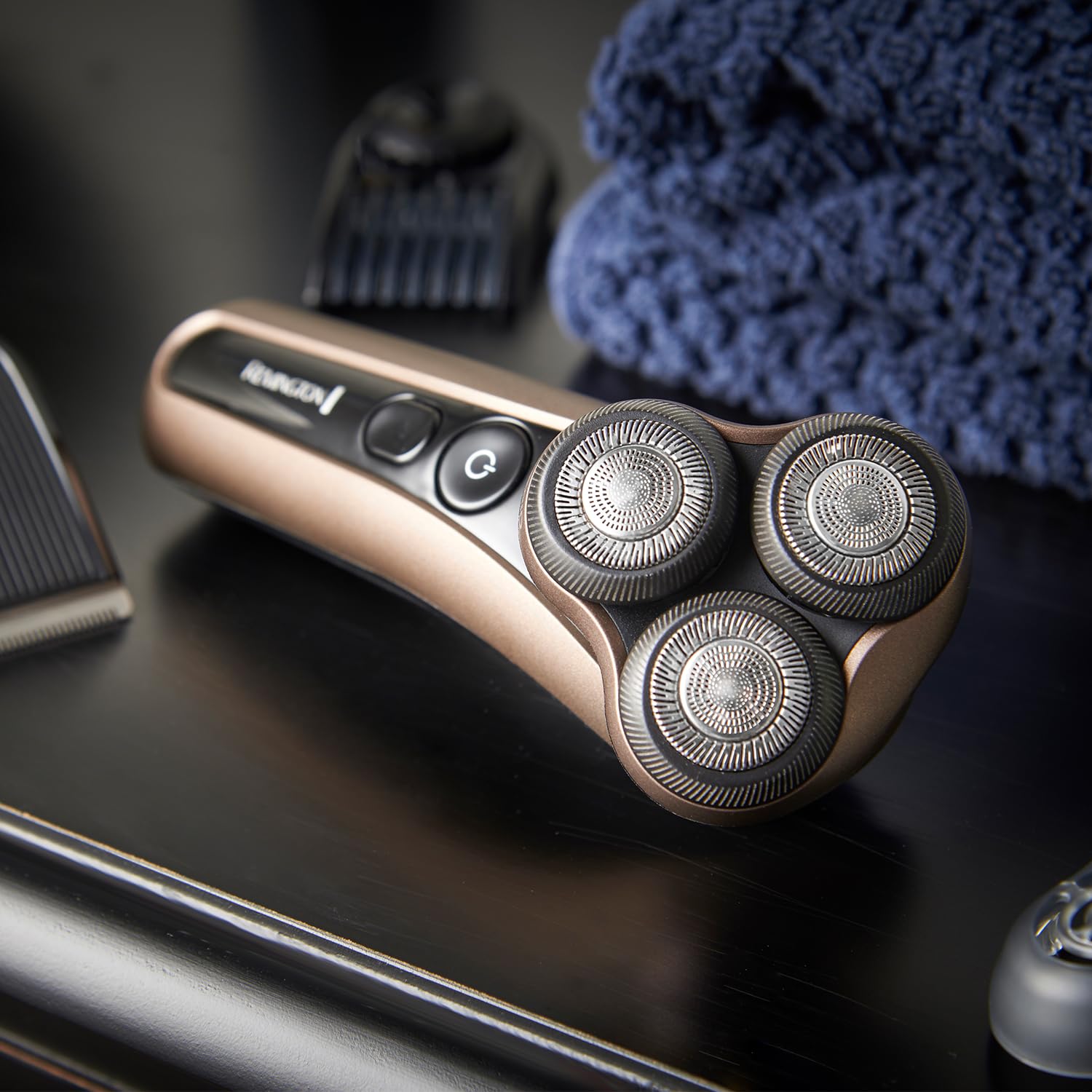 Remington Rasoir électrique X9 pour homme [utilisation humide et sèche] Pivotball à 360 ° avec rotule pivotante (têtes de rasage flexibles, tondeuse de détail, PowerSense, fonctionnement sur batterie