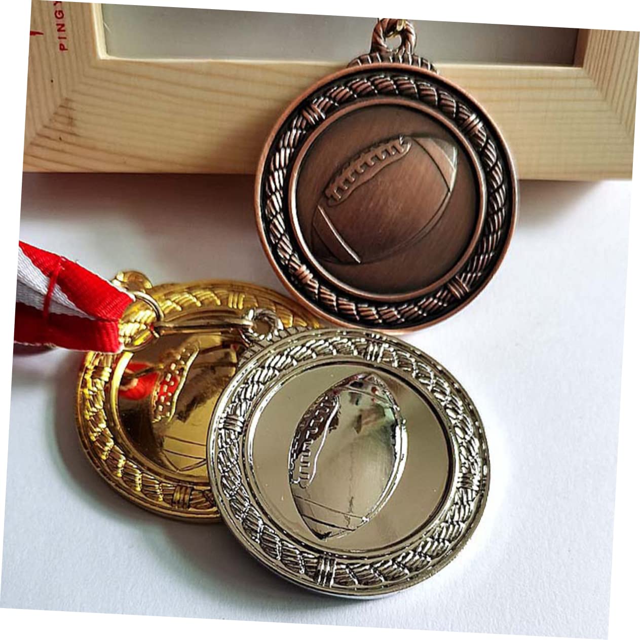 BESPORTBLE Medallas De Premio del Concurso Cotillon Fiesta Cotillones Medallas De Futbol para Medallas para Rugby Medalla De Competencia Medallas