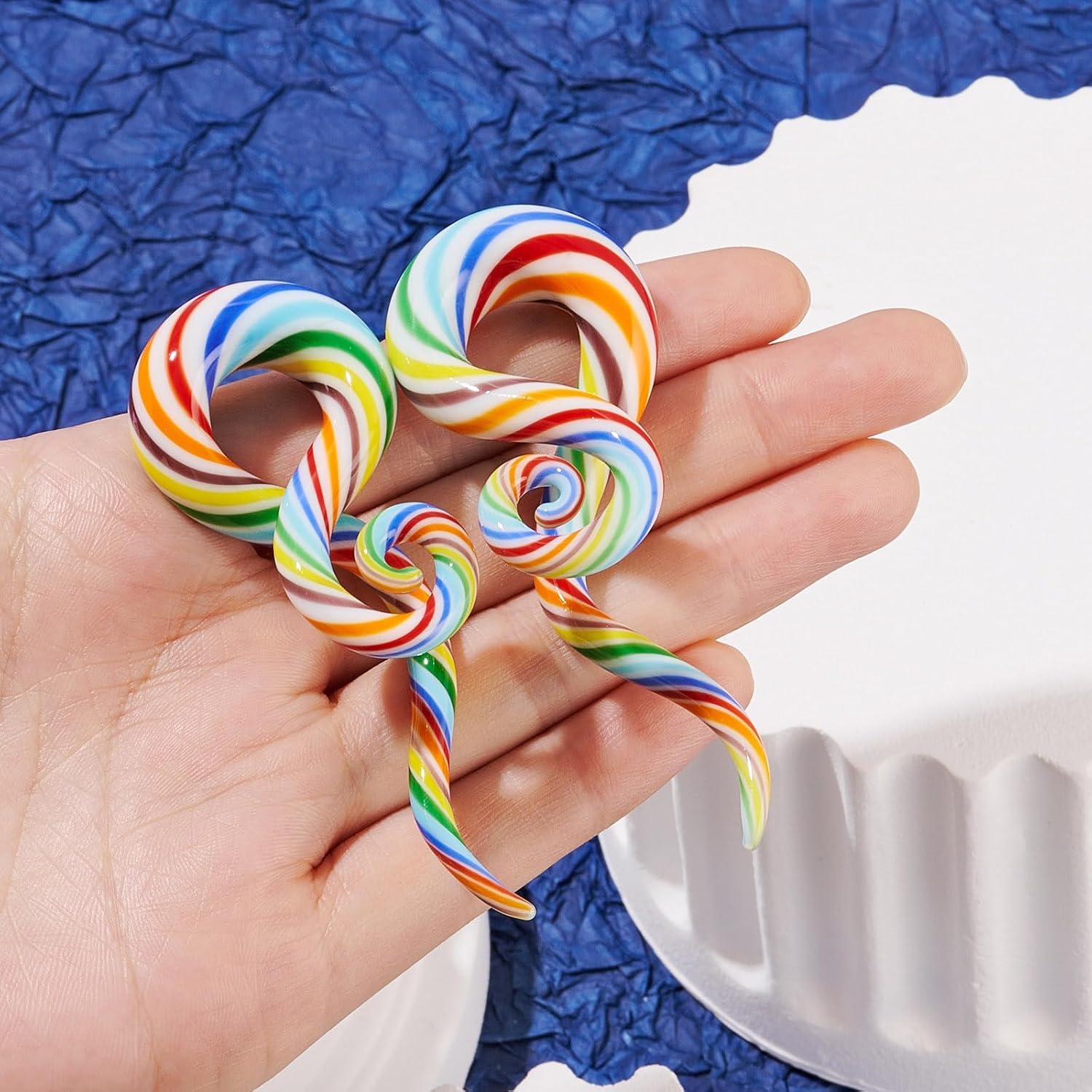 YOFANST 2pcs Glass Ear Tapers Plugs 4G-14mm Multi-Colors Twist Handmade Spiral Gauges Piercing Jewelry
