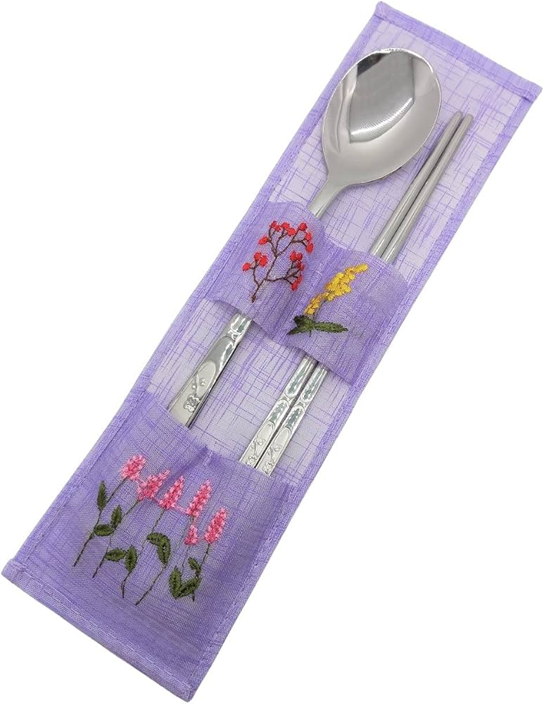 [NURIARA]スプーン 箸 セット + 刺繍 スプーンケース(パープル) / 梅の花模様ステンレススプーン 箸 1本セット( ケース付 )  /ビビンバスプーン/韓国料理の食器/ 韓国料理 スプーン セット/ 韓国オリジナルスプーン セット/辛いラーメンの箸/チーズタッカルビ/ビビンバ