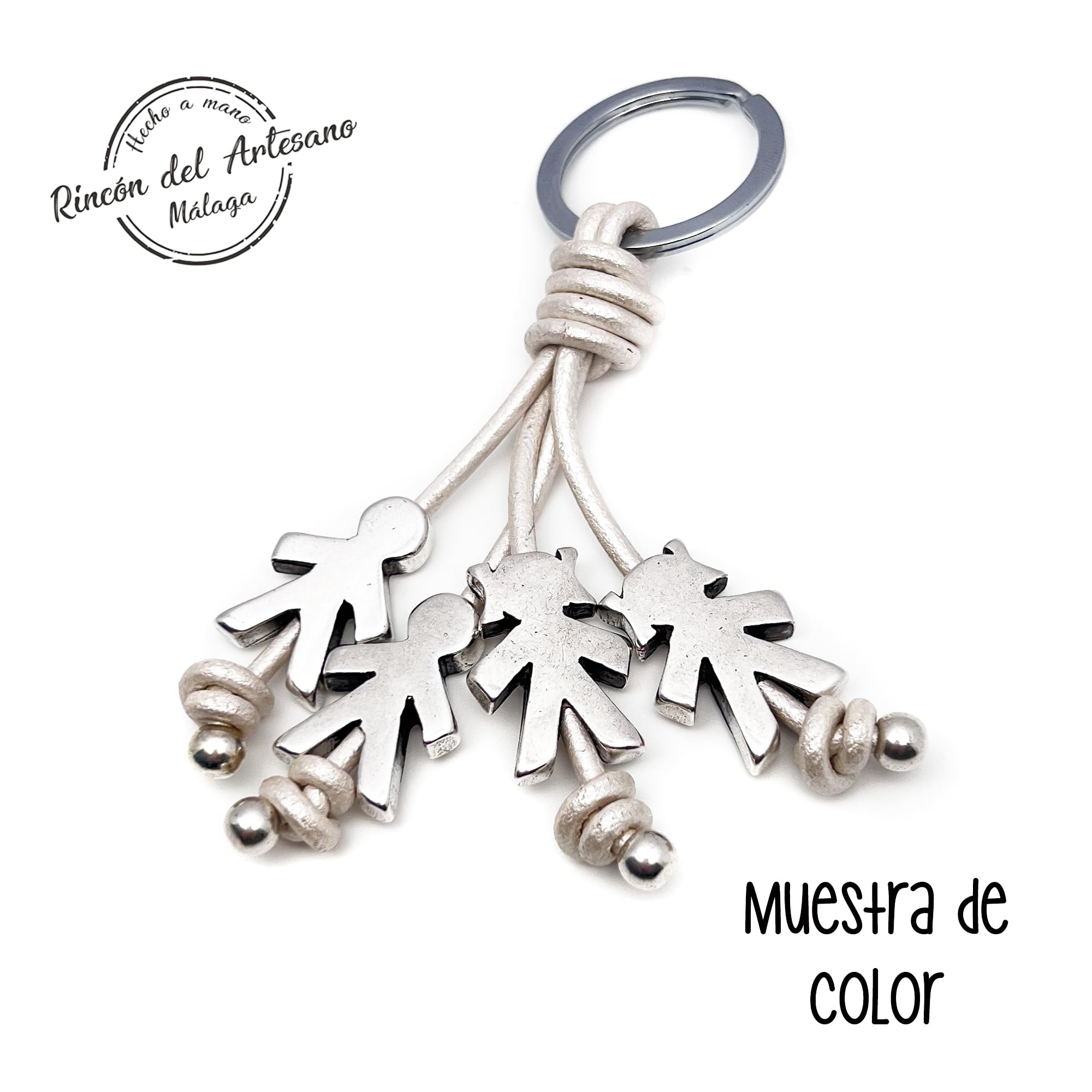 Llavero Niños Personalizado con Nombres, Fabricado en Zamak Baño Plata-Cuero Nacional. Regalo Día del Padre Regalo día de la Madre. Modelo Niños V