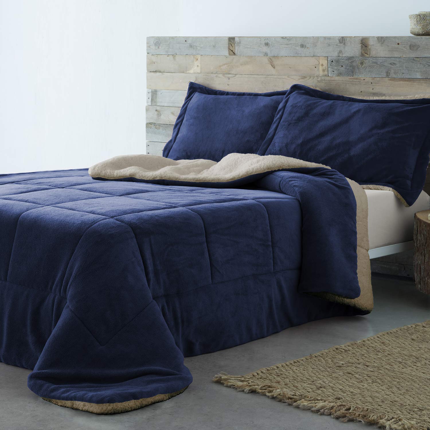 Barceló Hogar - Edredón Conforter Sherpa Basic, Color Marino 25, Cama 105 cm, Medida 200x270 cm, 1 Funda de Cojín 50x70 cm, Edredón Sedalina, Tacto Melocotón Extra Suave, Reverso Borreguillo
