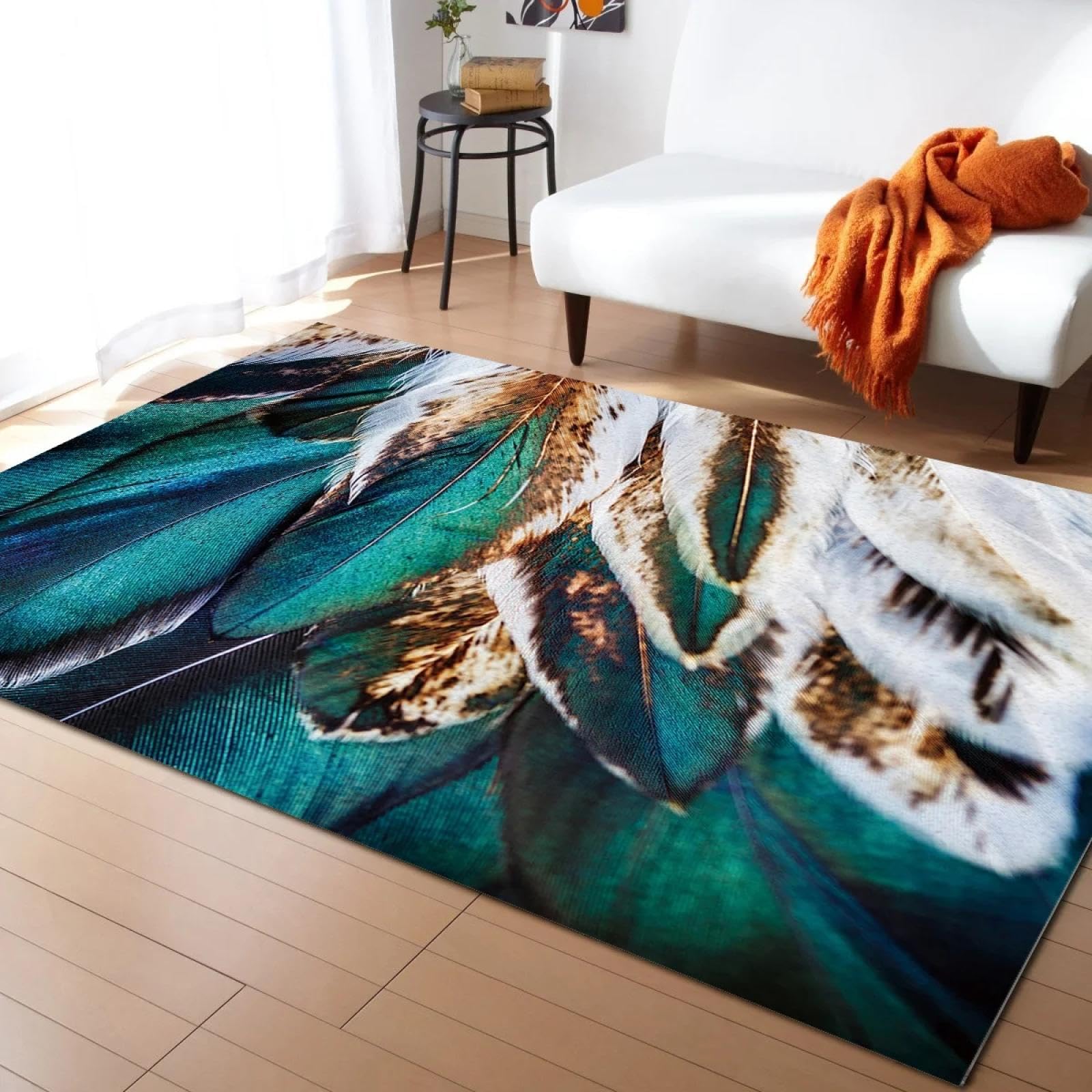 Tapis de sol salon au motif de plumes de paon pour créer un coin lecture cosy