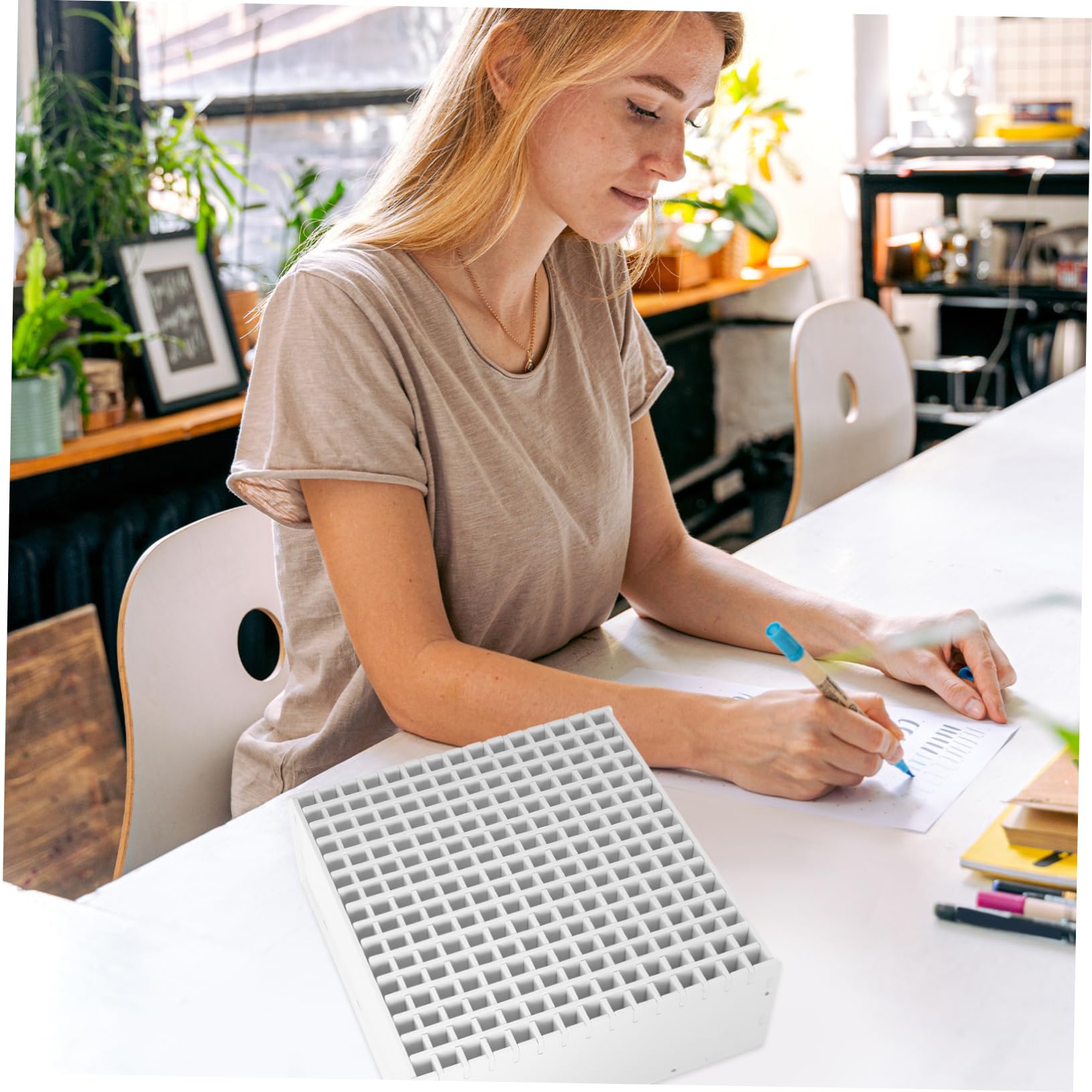 Portapenne Organizer da Scrivania 240 Scomparti Abs Bianco | Grandi Capacità, Facile Trovare Cancelleria, Festa Scuola Decor, Ufficio e Kindergarten