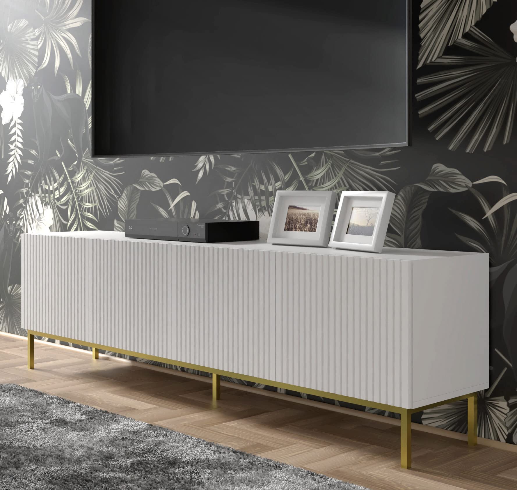BIM Furniture Lowboard TV Schrank Ravenna B 4D 200 cm gefräste dekorierte MDF-Fronten auf goldenen Metallbeinen Stehen Unterschrank Fernsehschrank TV Board Sideboard HiFi-Tisch (Weiß Matt)