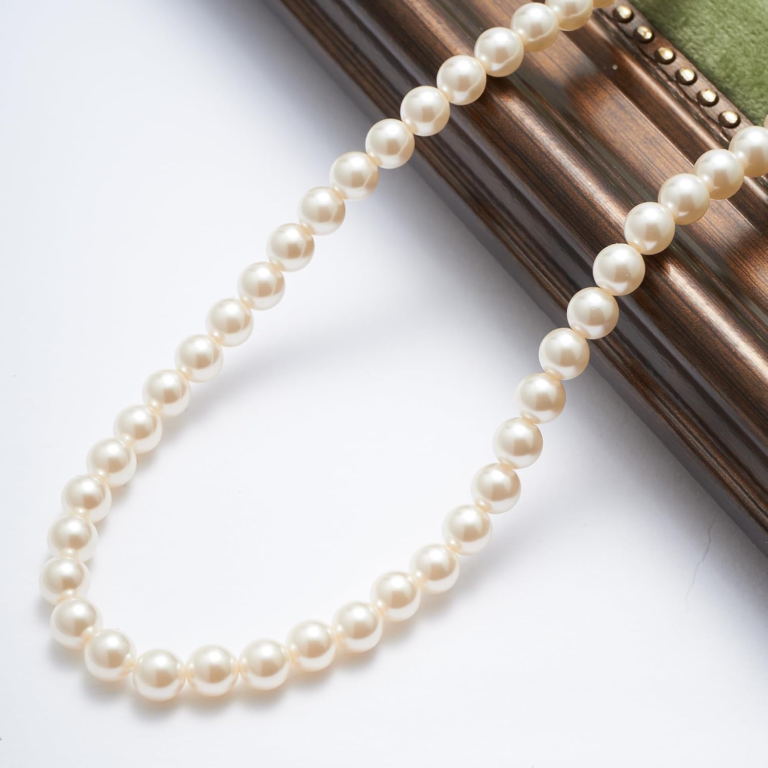 4/6/8mm Pearl Necklace for Women, Classic Round White Pearl Choker Necklace with Adjustable Extender, Elegant Statement Jewelry Gift for Her