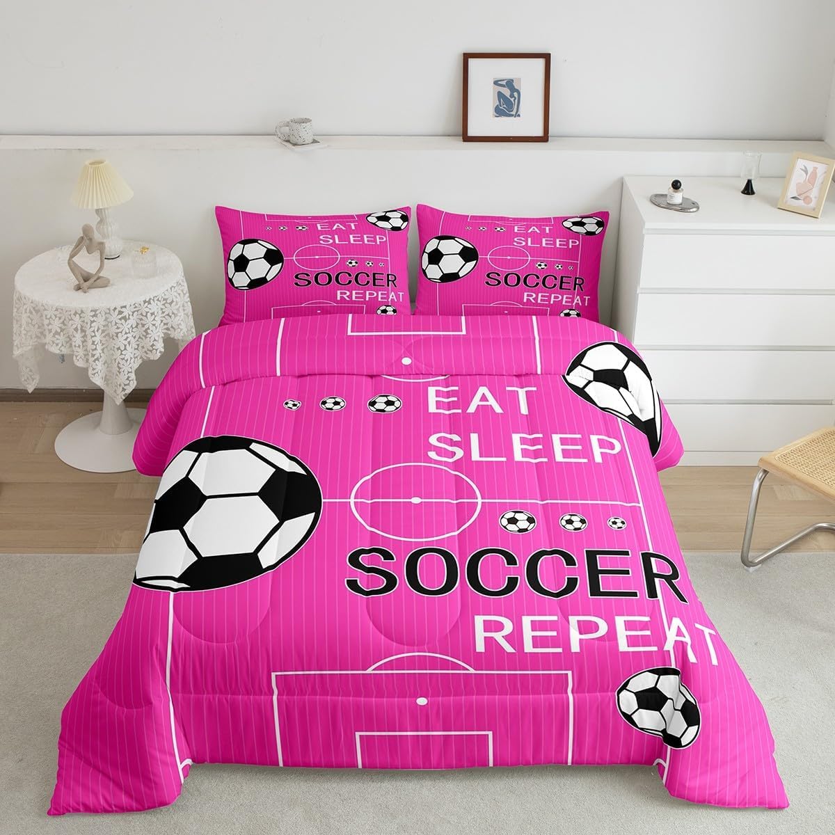 Edredón de fútbol rosa para niños que buscan una cama suave y divertida