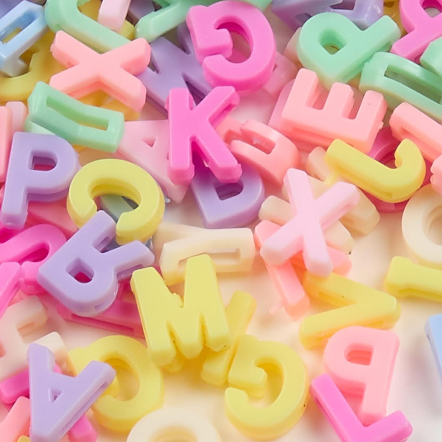 WOLVINA 500Pcs 0.39×0.47 Inch Cream Color Letter Beads - A-Z Mixed Alphabet Shape Beads for Bracelets, Necklaces, Keychains & DIY Crafts