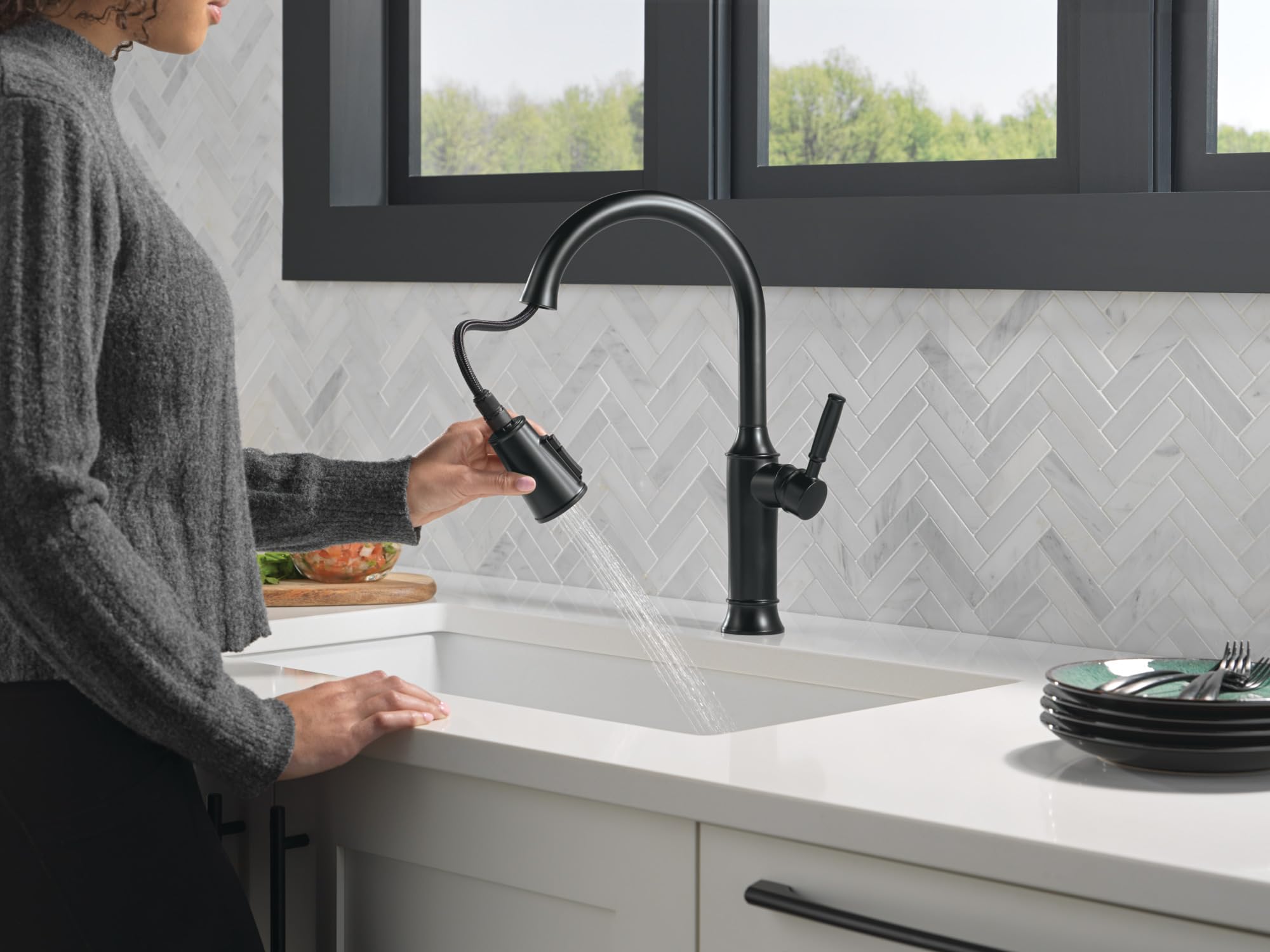 Delta Renaldi Kitchen Faucet with Pull Down Sprayer, Matte Black