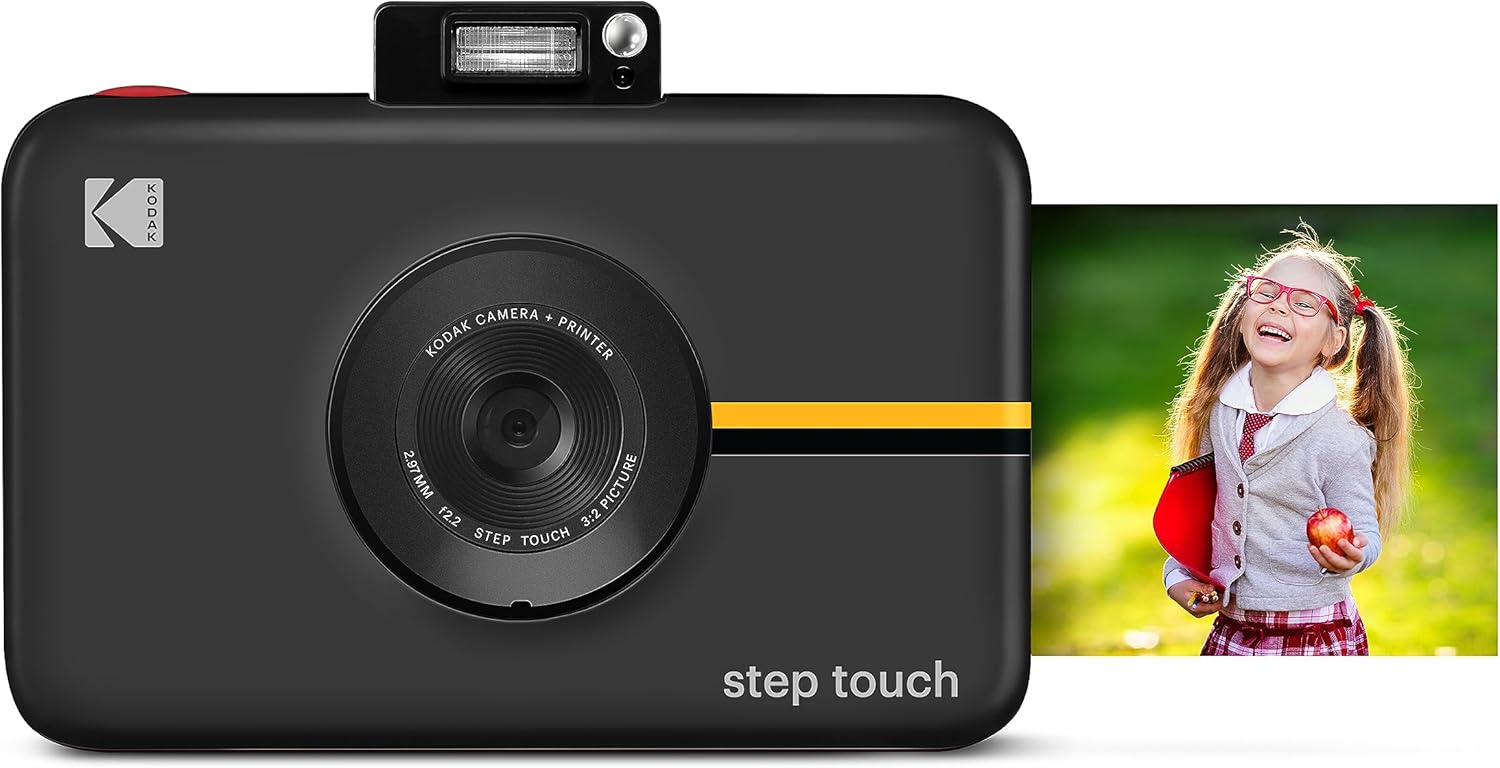 KODAK Step Touch | Fotocamera digitale 13 MP a stampa istantanea, touchscreen LCD da 3,5, video HD 1080p, zoom ottico 10x, specchio selfie, suite editing, tecnologie Bluetooth e ZINK Zero Ink | Nero KODAK Step Touch | Fotocamera digitale 13 MP a stampa istantanea, touchscreen LCD da 3,5, video HD 1080p, zoom ottico 10x, specchio selfie, suite editing, tecnologie Bluetooth e ZINK Zero Ink | Nero
