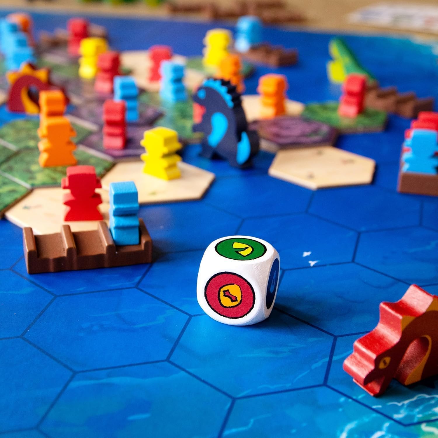 Survive The Island (Englisch; Edition 2024) – Brettspiele – spannendes Fluchtabenteuer mit neuen Monstern – Strategiespiel – ab 8 Jahren – 2 bis 5 Spieler – 45 Minuten Spielzeit – Hergestellt von