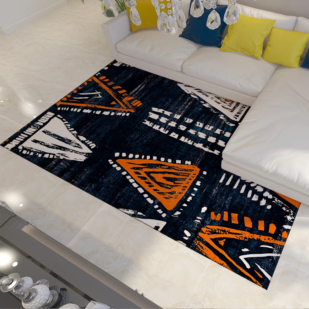 Tapis géométrique orange lavable pour un salon familial accueillant