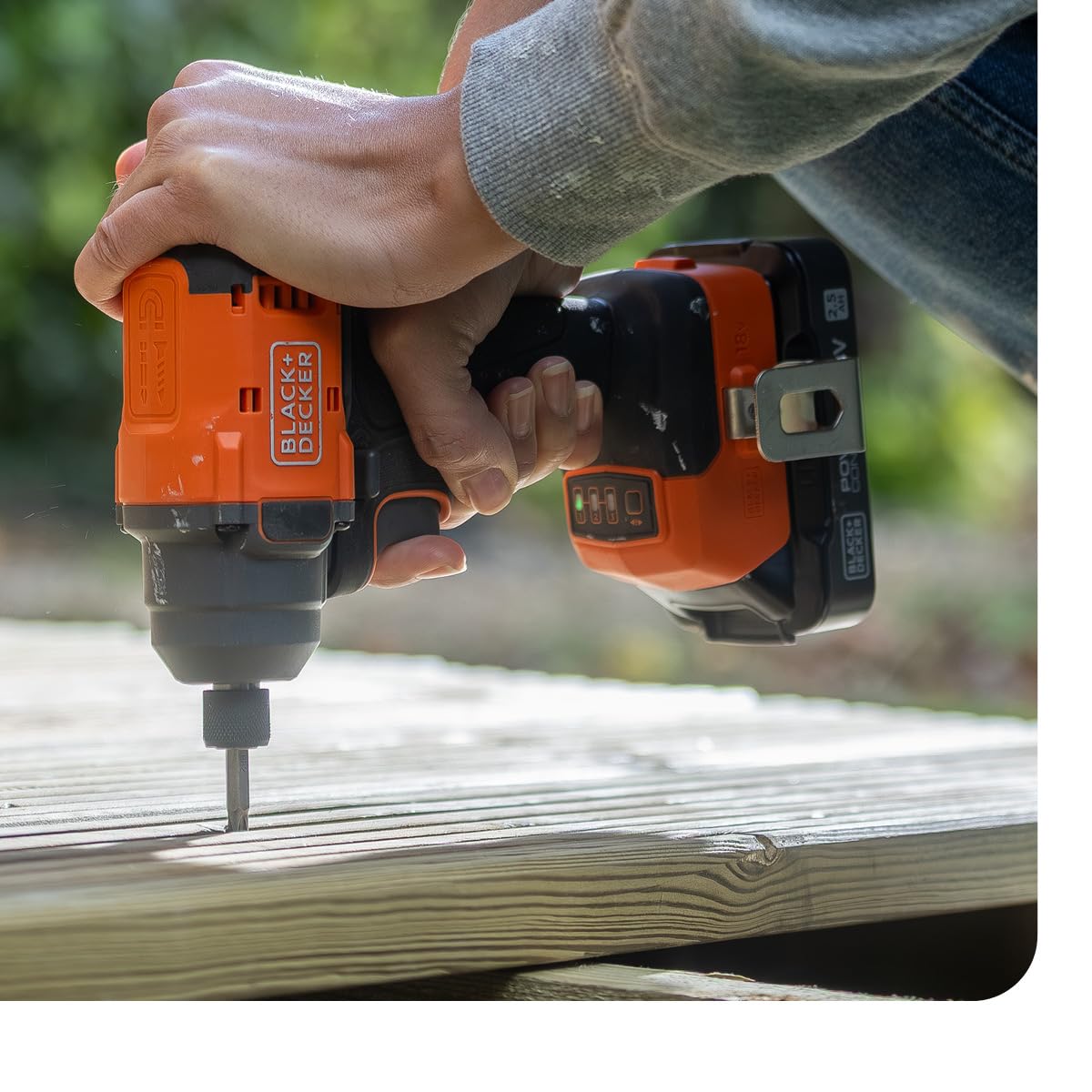 BLACK+DECKER Destornillador de impacto sin escobillas, unidad desnuda llave de impacto inalámbrica y 20 brocas, sin batería ni cargador, BLIM78NZ-XJ