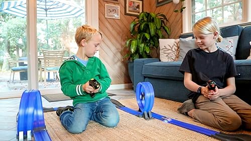 Miniatura 5 de Juego de pista de carreras con control remoto inalámbrico que brilla en la oscuridad de alta velocidad con dos autos para carreras duales, azul