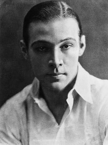Posterazzi Rudolph Valentino 1923 - Póster fotográfico (8 x 10)