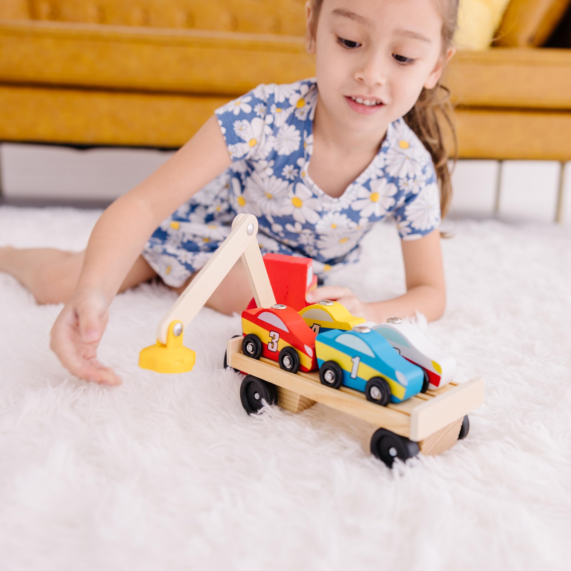 MELISSA & DOUG - Set Camión Grúa Magnético de Madera y 4 Coches de Juguete - Juguetes Educativos - Juguetes Niños 3 años + - Regalo Niño 3 años + - Montessori