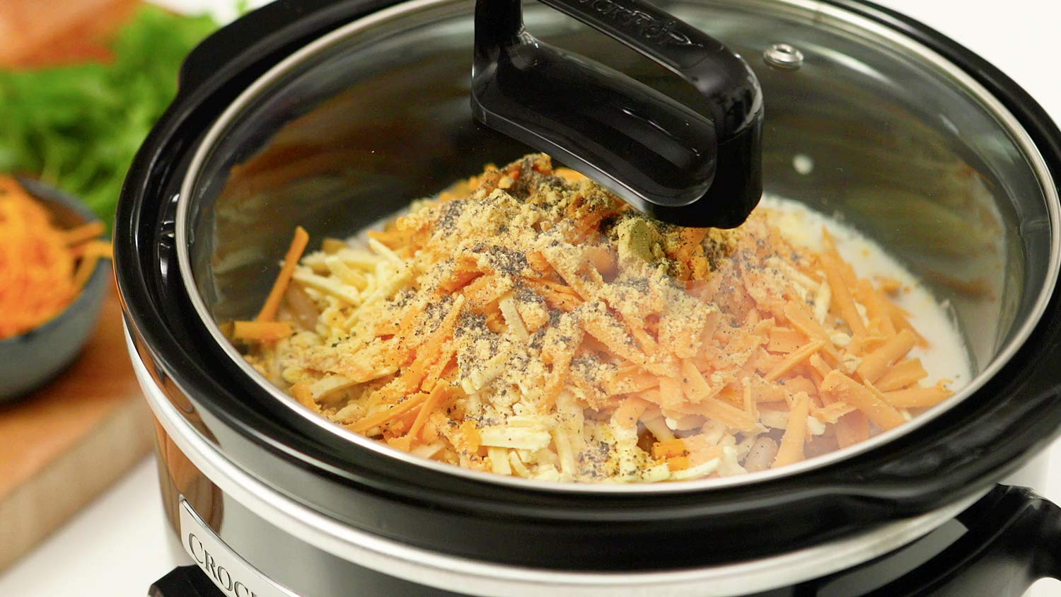 Crockpot mijoteuse électrique programmable avec affichage numérique | 2,4 L (2 personnes) | Fonction maintien au chaud | coloris noir et chrome [CSC061X]