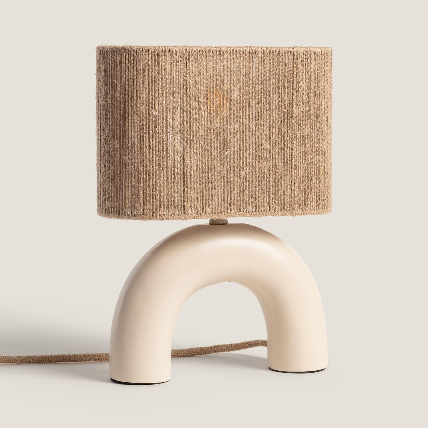 LEDKIA Lámpara de Mesa Cerámica y Cuerda Natural Callie Beige | Casquillo E27; Diseño Decorativo Rústico y Moderno para Dormitorio; Salón o Recibidor