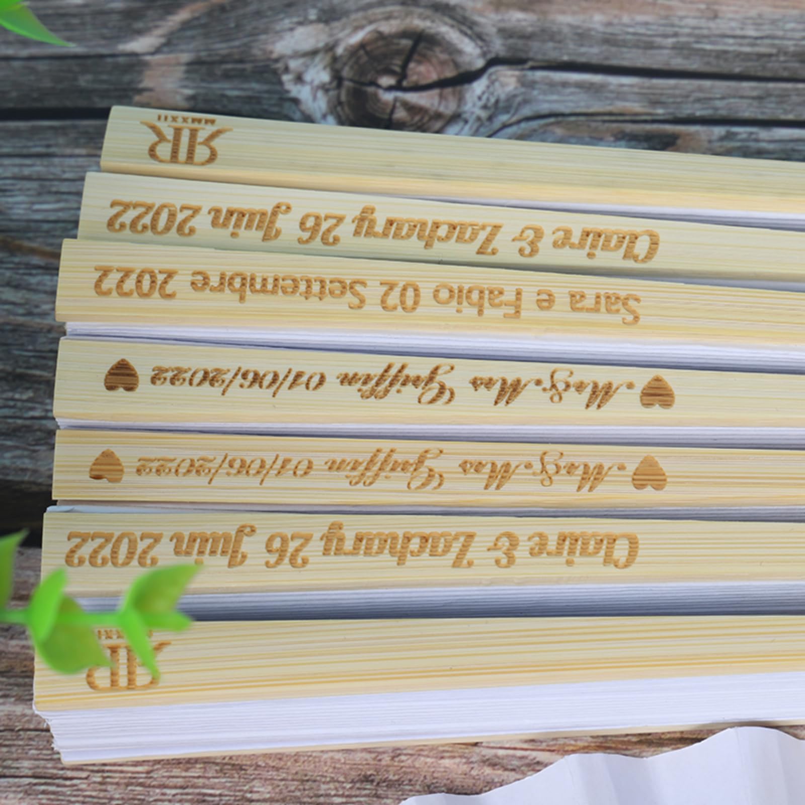 Personalisiertes Handfächer Weiß Fächer Hochzeit Papierfächer Hochzeitsfächer Personalisiert Name Faltfächer Gastgeschenk Für Hochzeit Sommer Party (50pcs)
