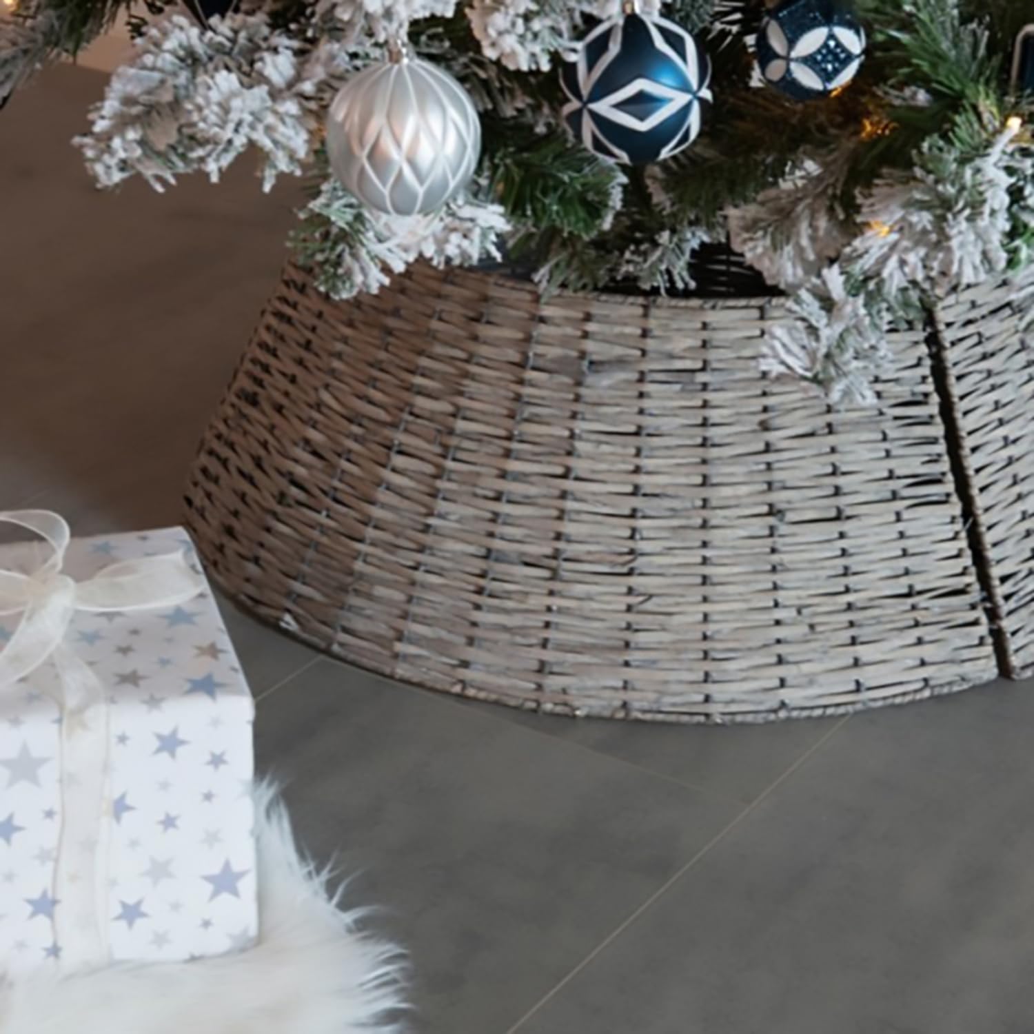 Weihnachtsbaumrock aus Weide 70x28cm - für Bäume bis 240 cm 1 Stück - Abdeckung Weihnachtsbaumständer - Christbaumständer Hülle - Weihnachtsbaumdecke - Weihnachtsbaumkragen - Tannenbaum Korb - Grau