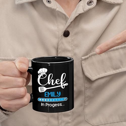Vista 72 de Taza de café negra personalizada con nombre «A Truly Great Chef Is Hard To Find con nombre», taza de café personalizada para gran chef de 11 onzas
