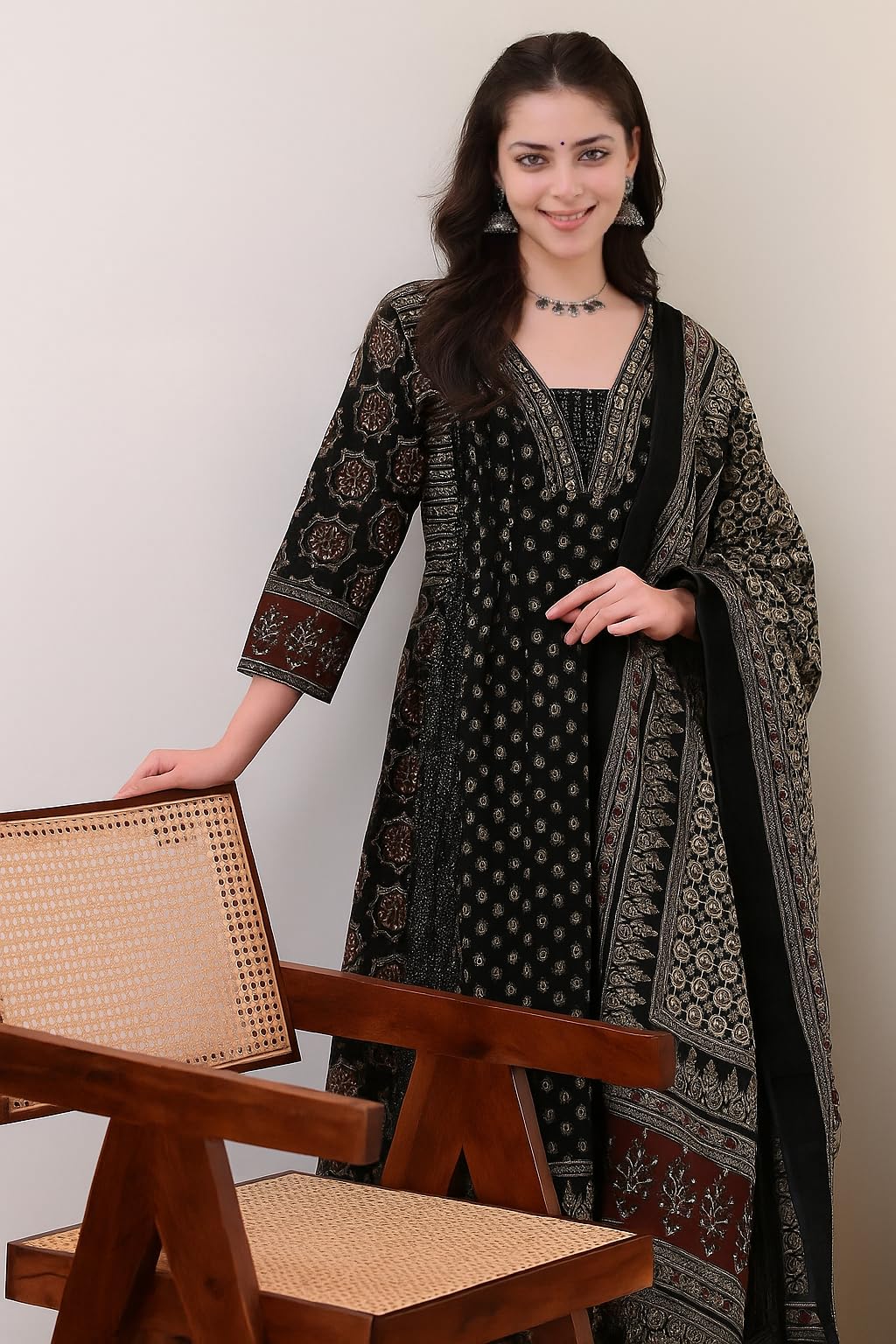 KLOSIA Women Printed Anarkali Kurta and Pant Set with Dupatta Black