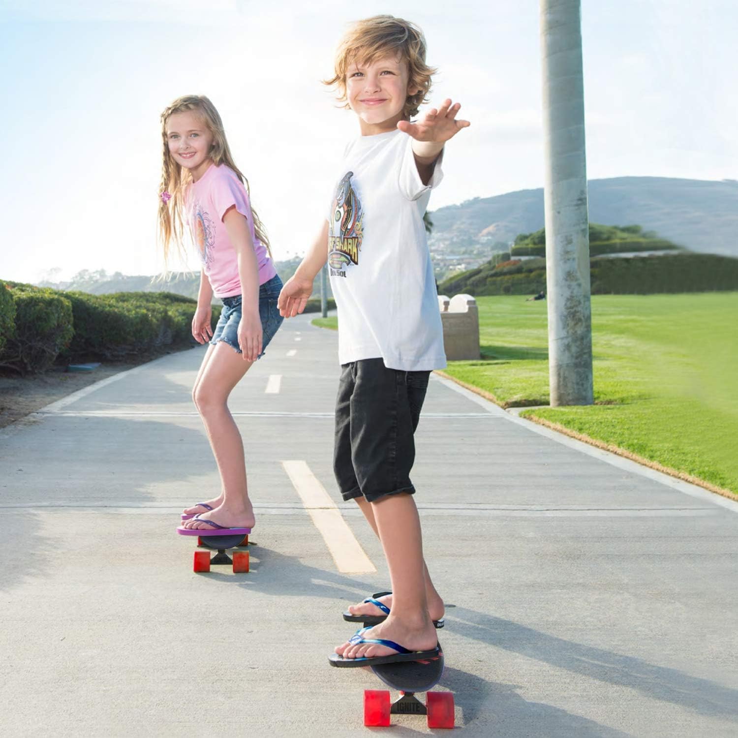 Mondo Toys - Ignite Tyro Red - Skateboard ruote poliuretano luminose - pedana misura 55 x 15, Colore Rosso, 25543