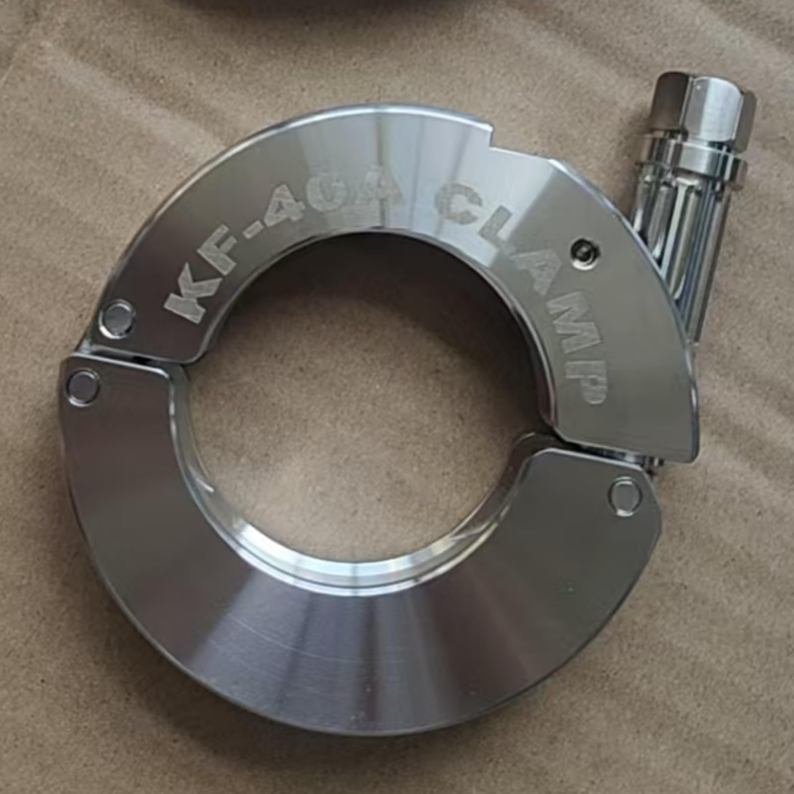 Abrazadera de vacío de brida de alta tensión con cerradura, 304 SS, diseño mecanizado duradero for alto par y aplicaciones, 1 ud.(KF40)