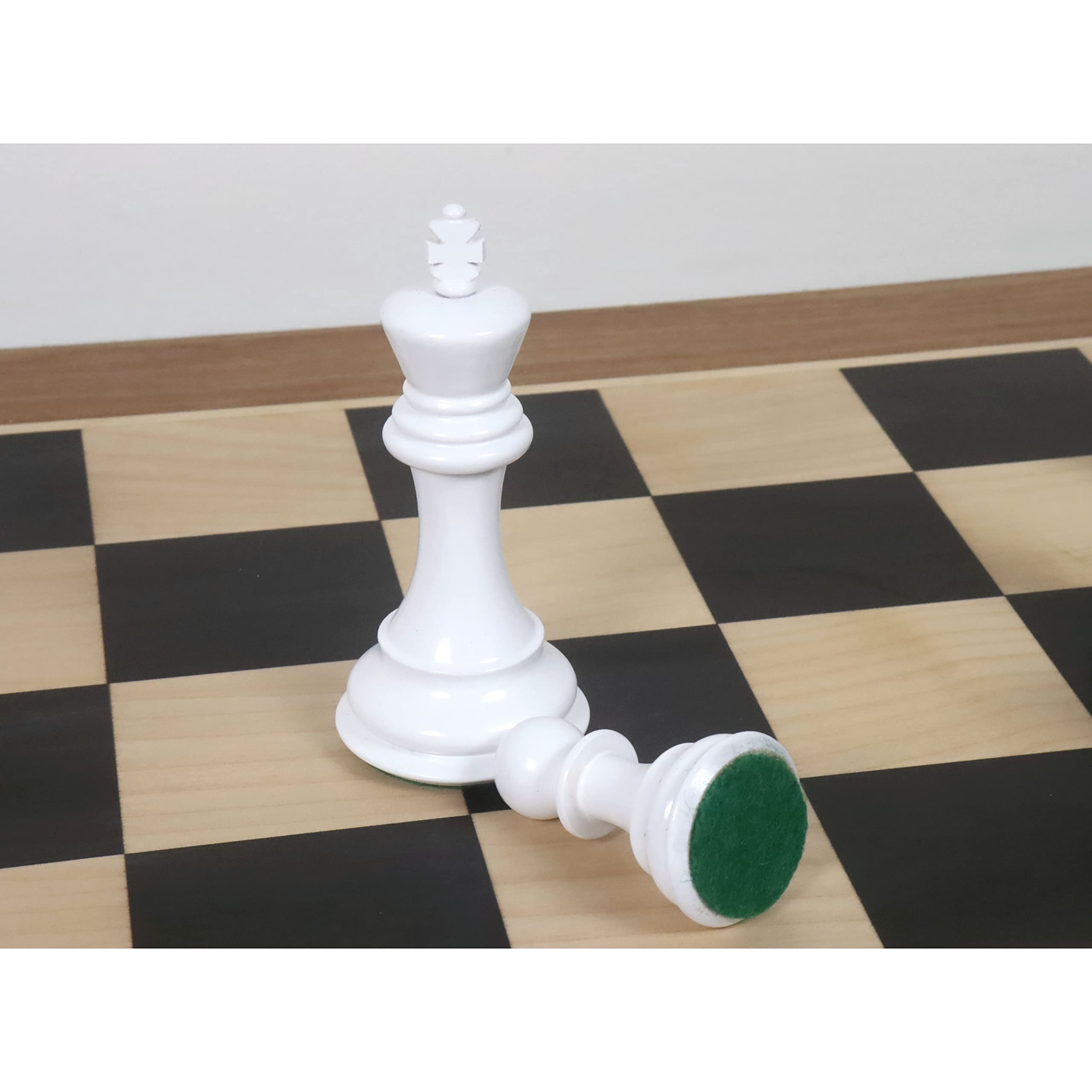 Royal Chess Mall - 4.1 " Pro Staunton Bianco e Nero Laccati Scacchi IN Legno Pezzi Solo Set