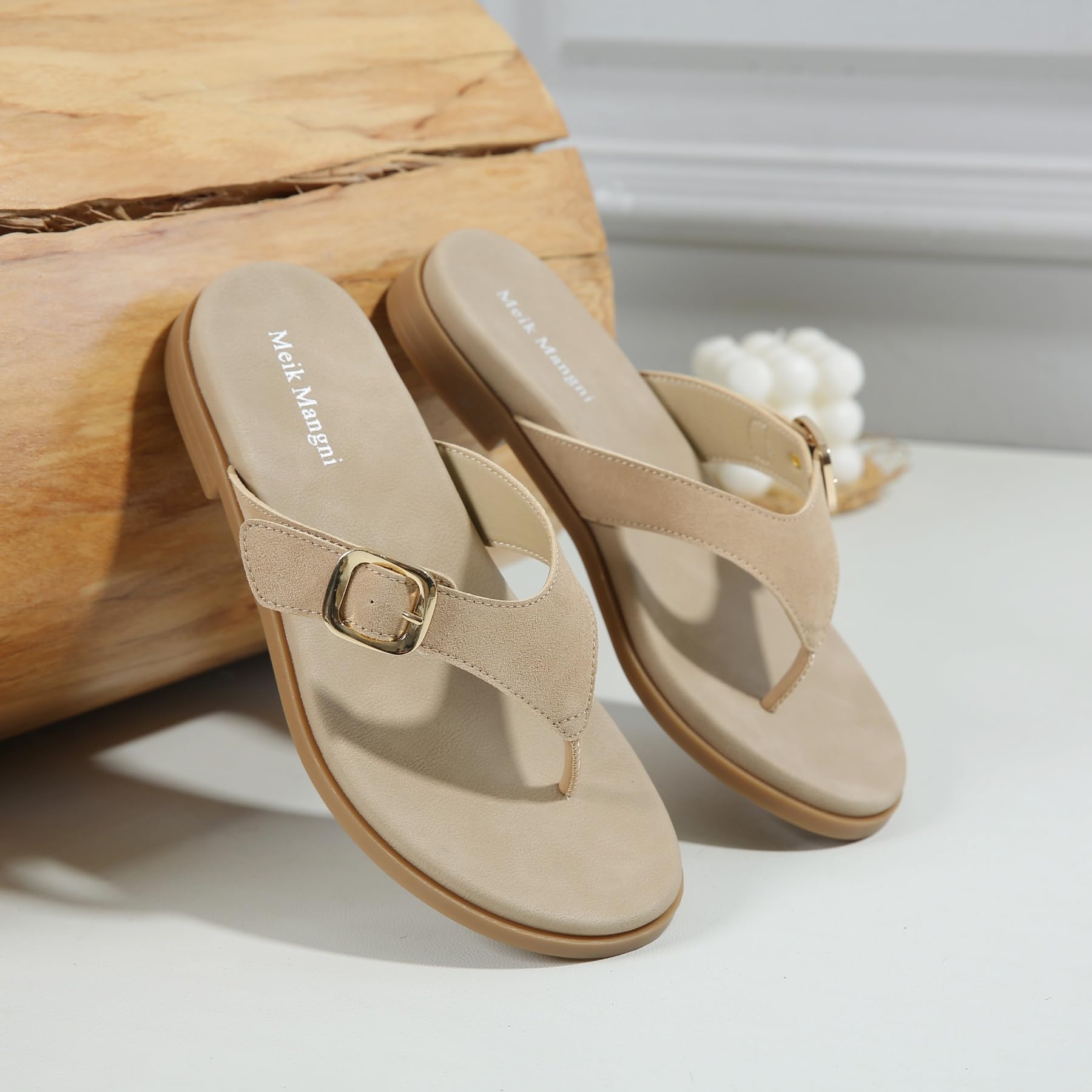 SMajong Sandales Femme Orthopédique Confortable Thongs d'été Antidérapantes Légères Flip Flop Élégantes Thongs Sandales avec Boucle Dorée Beige 39 EU