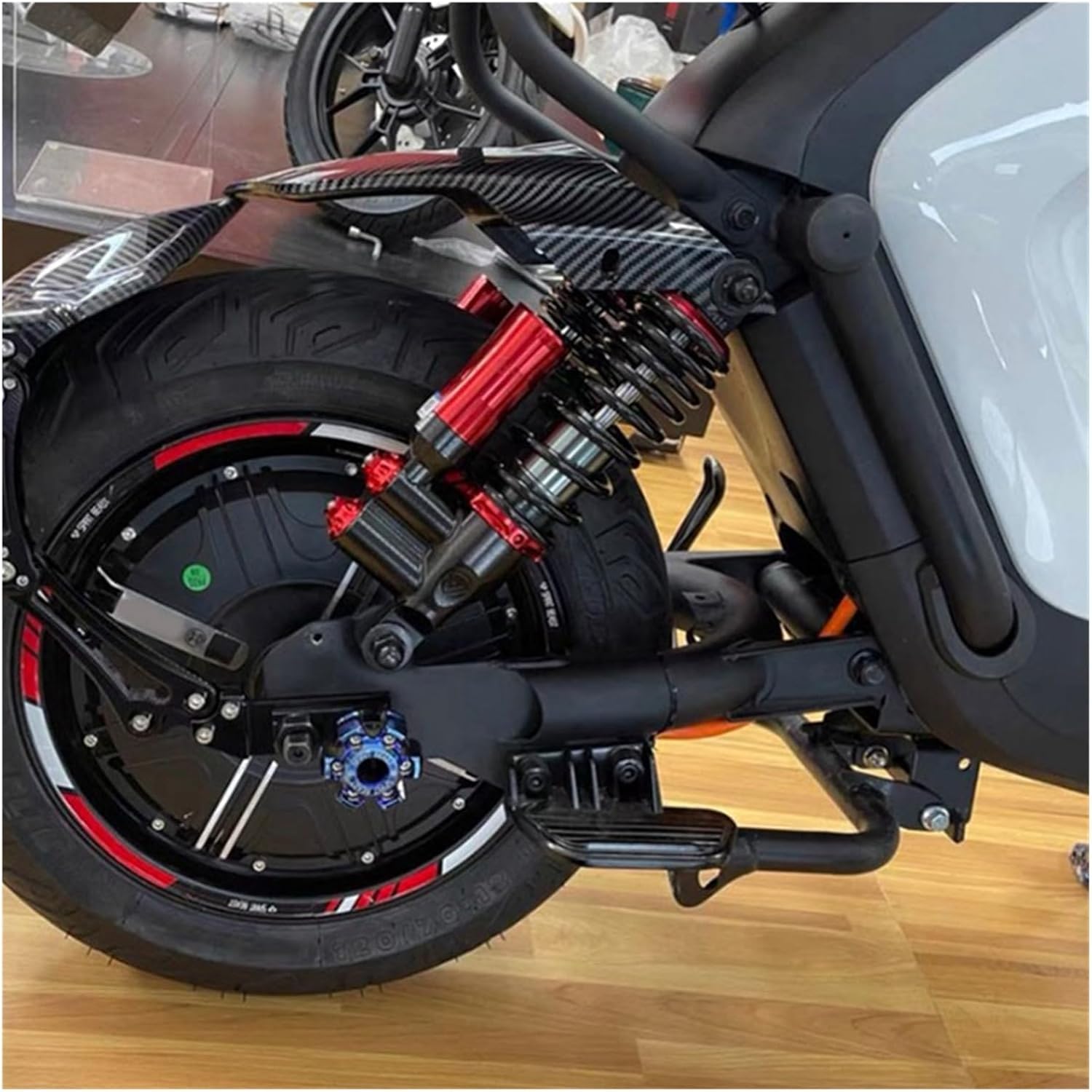スプラッシュマッドガードガード ユニバーサルオートバイリアマッドガードフェンダースプラッシュフェンダー電動バイク用オートバイアクセサ