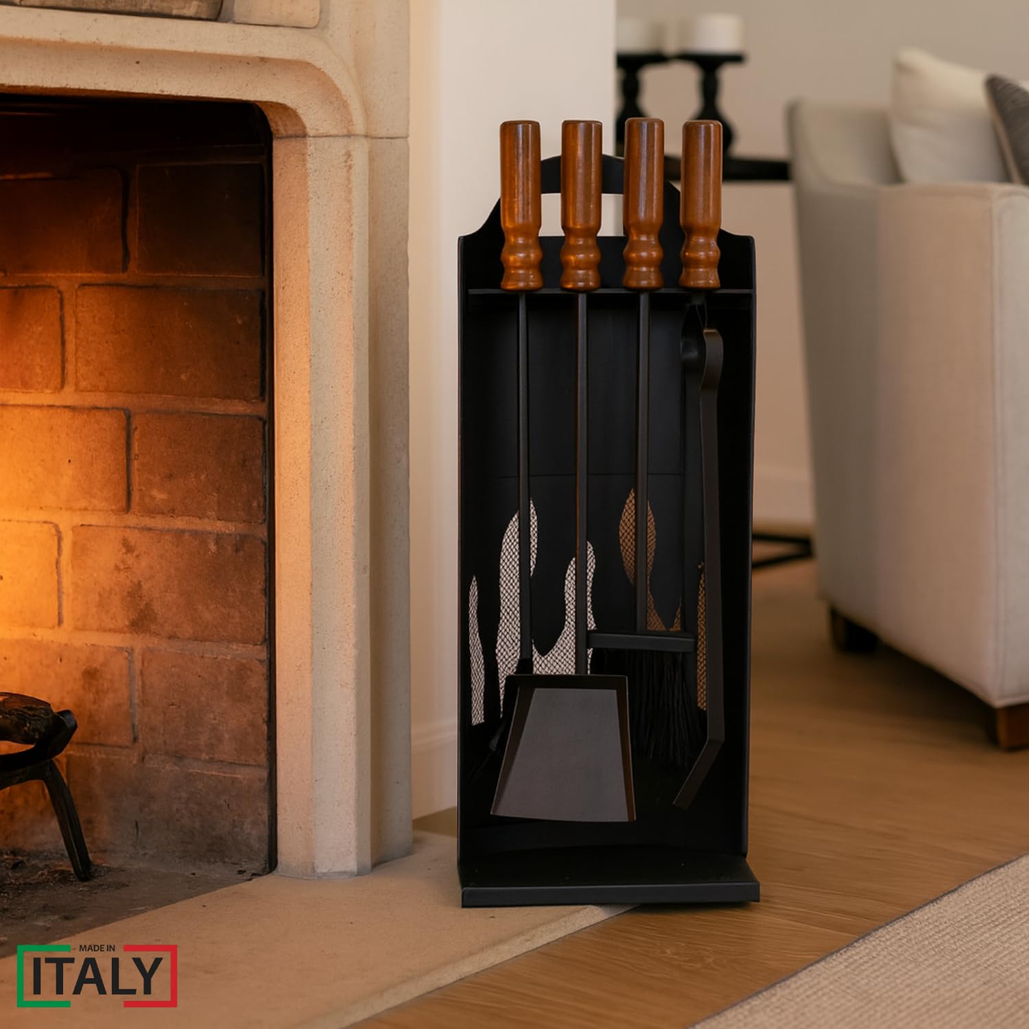 MOHOME Set Camino Attrezzi Kit 5 Utensili 60x25x15 cm Made in Italy Resistenti al Calore Scopino Attizzatoio Paletta Pinza Portattrezzi Accessori Caminetto Stufa a Legna con Manici in Legno Ergonomico