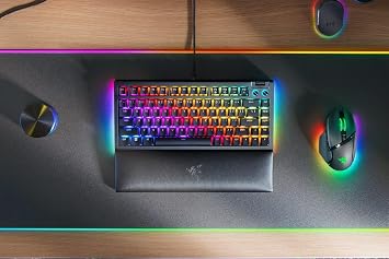 Razer BlackWidow V4 75% - Çalışırken değiştirilebilir Mekanik Oyun Klavyesi (Kompakt yüzde, Underglow, Çok Fonksiyonlu Silindir ve Medya Tuşları, Manyetik Bilek Desteği) US-Düzeni | Siyah
