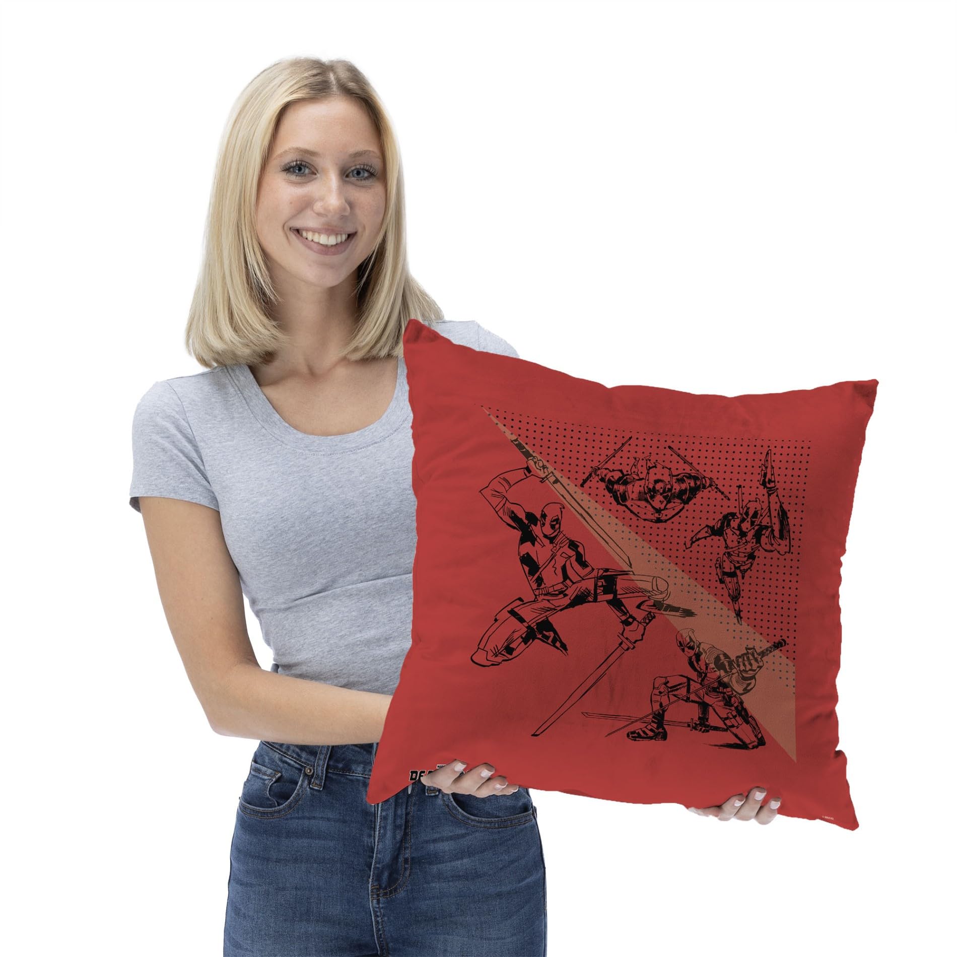 Northwest Cuscino Decorativo Deadpool 45,7 X 45,7 Cm | Cuscino Da Lancio Morbido In Poliestere Con Frange | Ufficiale Licenza, Ideale Per Divano, Letto E Collezione | Mira Al Centro - 5