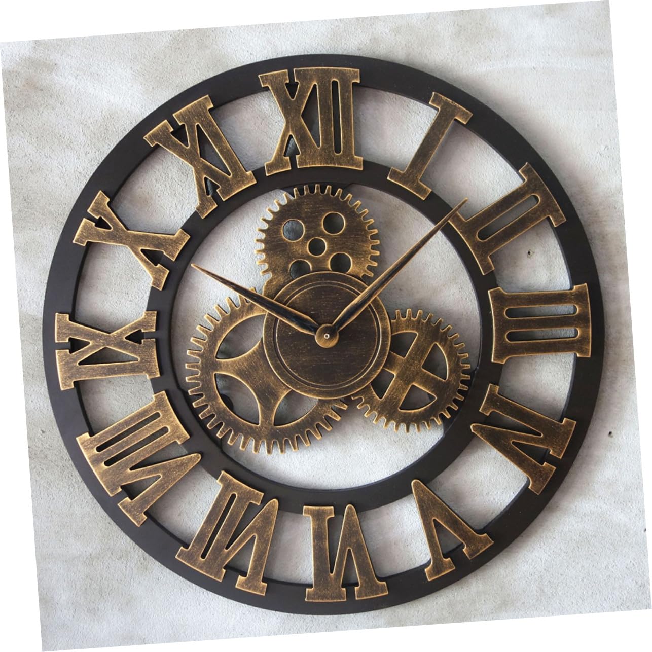 DOITOOL Wanduhr Vintage im Industriestil aus Goldenem Metall Leise ohne Tickgeräusche 34cm Kreative Hängeuhr für Wohnzimmer oder Büro