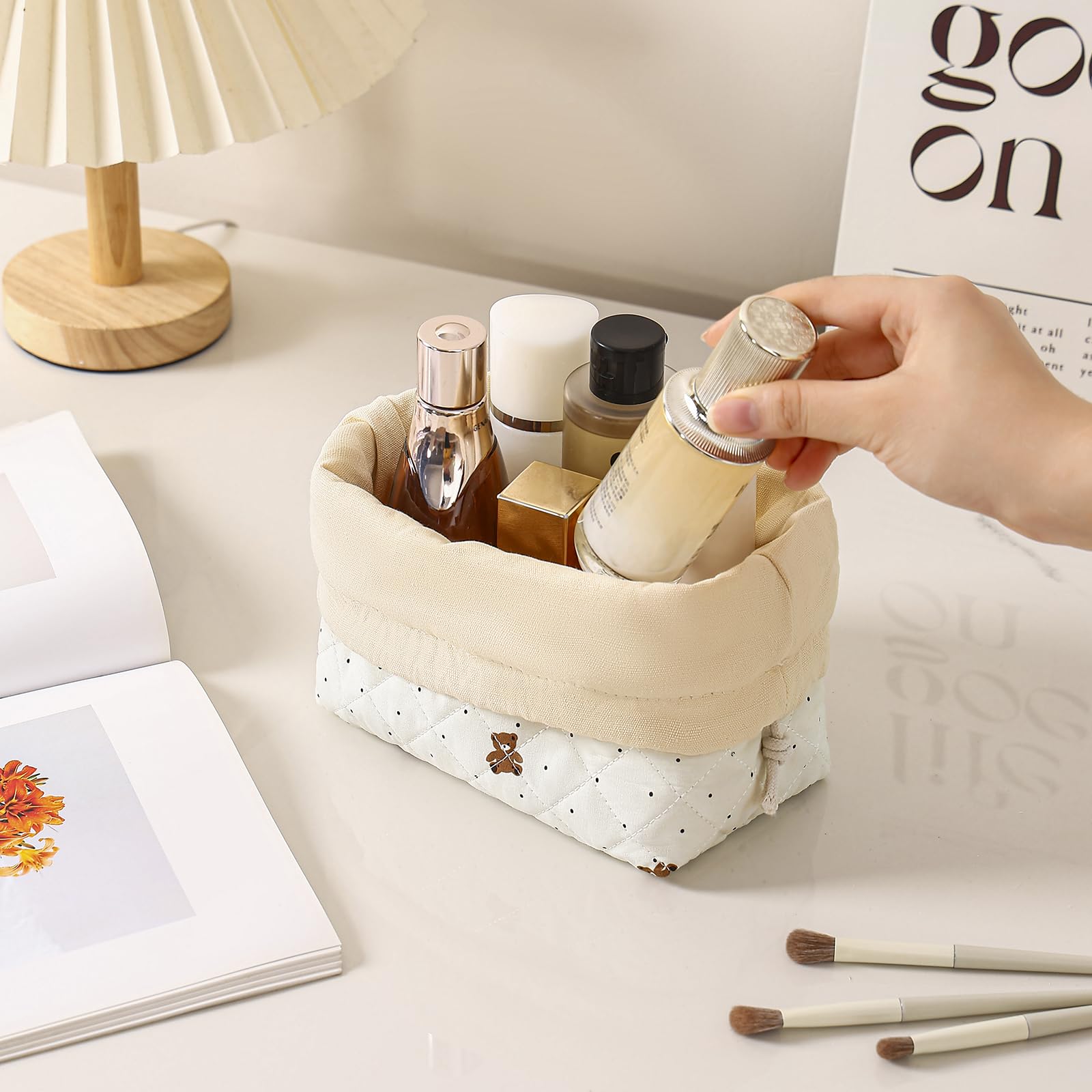 RSRSLEII Kleine Make-up-Tasche aus Baumwolle, gesteppt, mit Kordelzug, süße Kokette-Kosmetiktasche mit Leinenfutter, ästhetische Reise-Kulturbeutel für Geldbörse, Geschenk für Mädchen und Frauen, 03