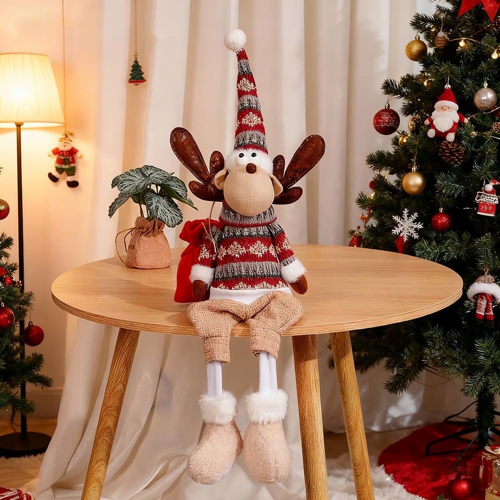 Rentier Regalsitzer Deko 60 cm – lange baumelnde Beine, formbar (Draht in Mütze & Armen), Strickpullover, beschwerter Boden, Weihnachtsdeko für Regal Kamin Sims Fensterbank