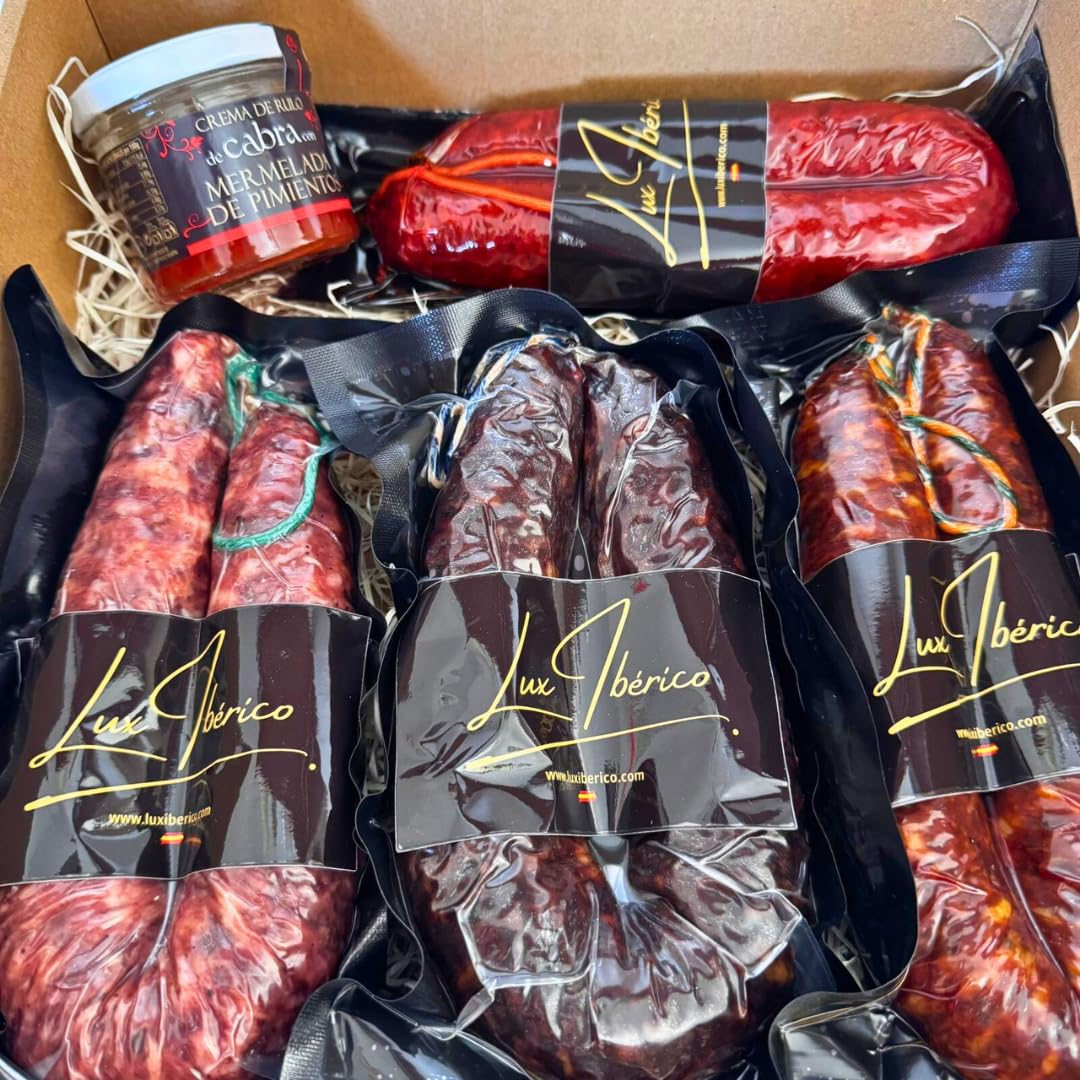 Lux Ibérico Lote Embutidos Séneca - Extremeños con Queso de Cabra | Chorizo y salchichón extremeño, chorizo patatero, achorizada dulce y crema de queso de cabra. Ideal para regalar.
