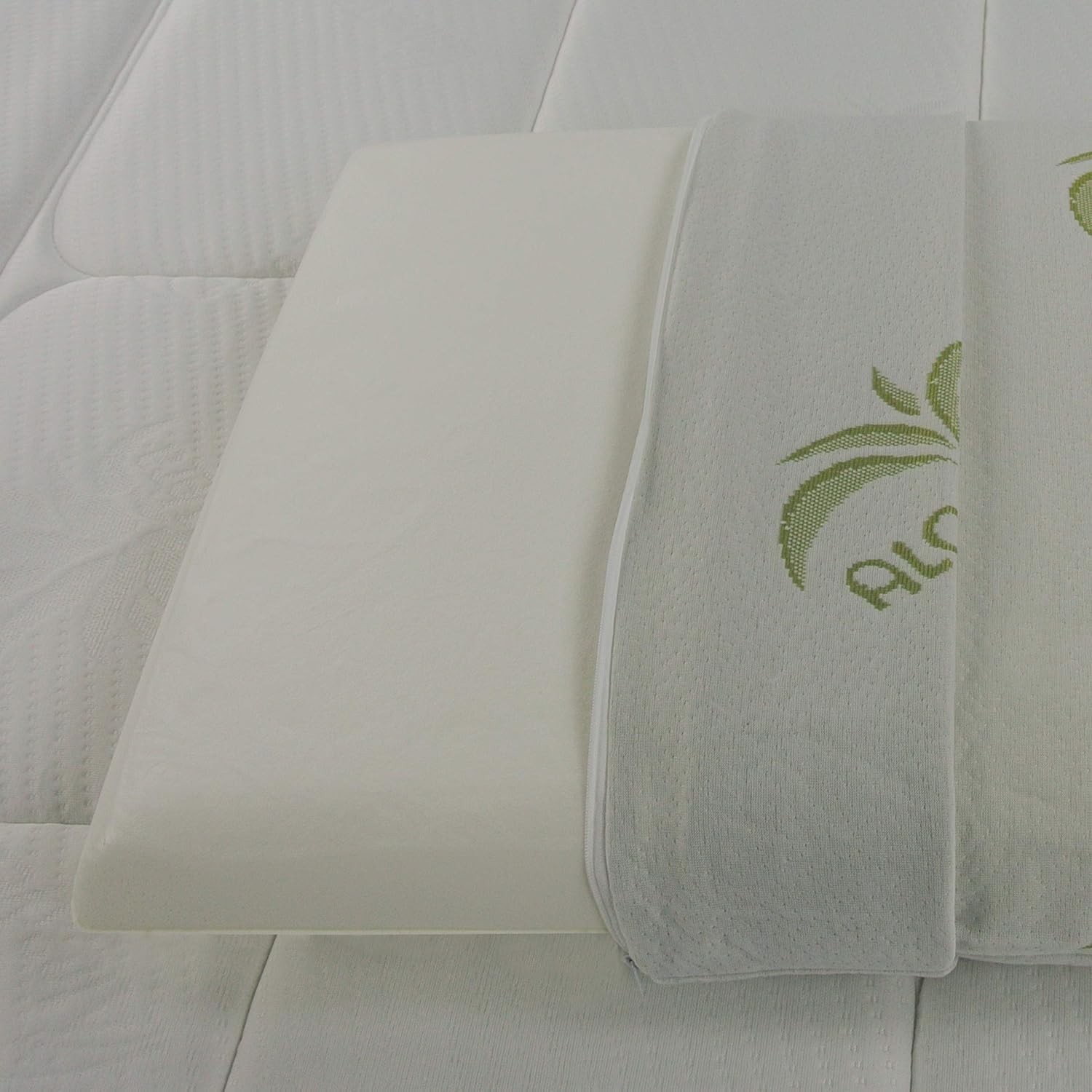 Generico Coppia di Cuscini in Memory Foam,guanciali Modello Saponetta, Fodera in Aloe Vera CM 50X80X11