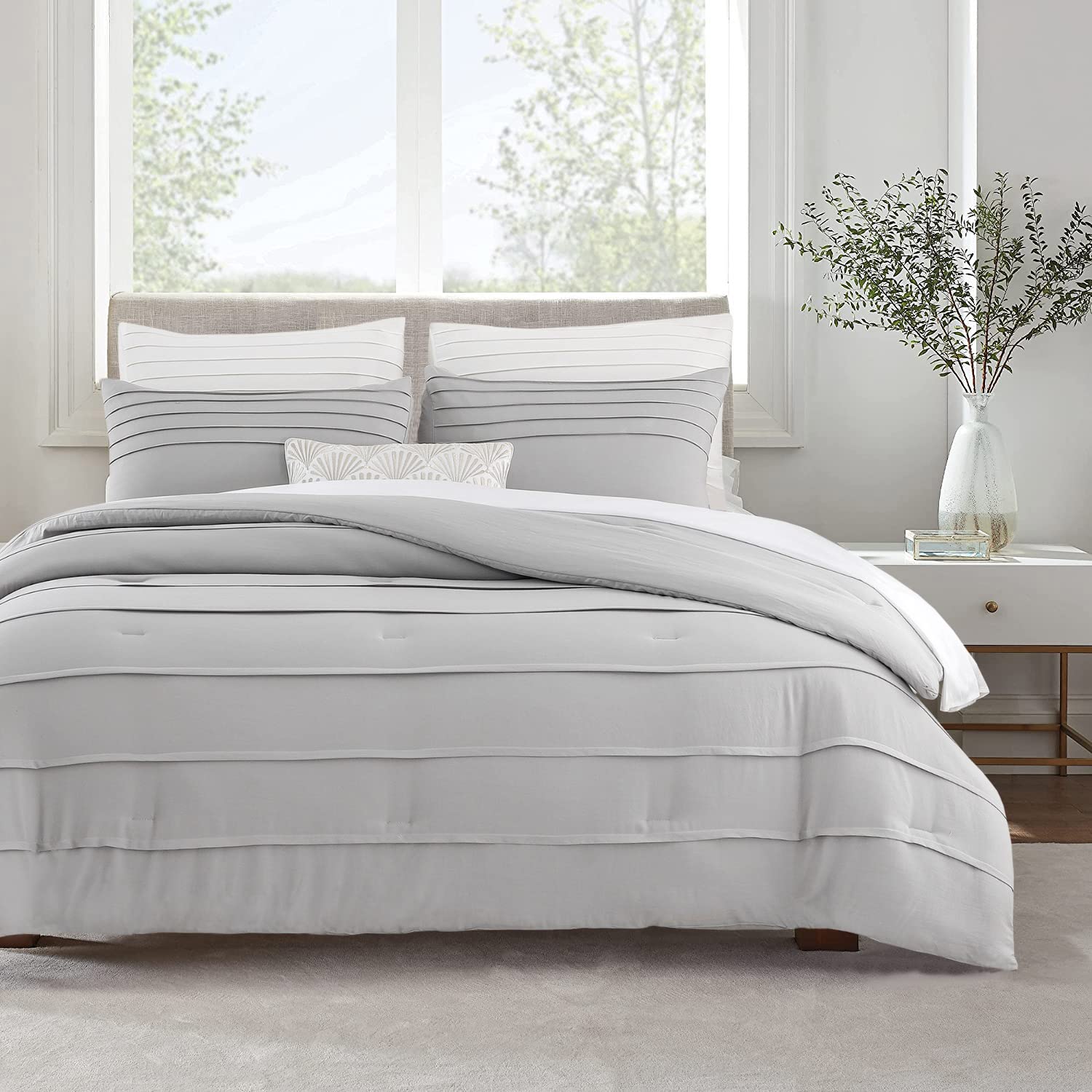 Grey Queen Comforter Set - 3 Pieces Pinch Pleat Bed Set, Down Alternative Bedding Sets for All Season, includes 1 Comforter and 2 Pillowcases (Grey,Full/Queen90 x90)