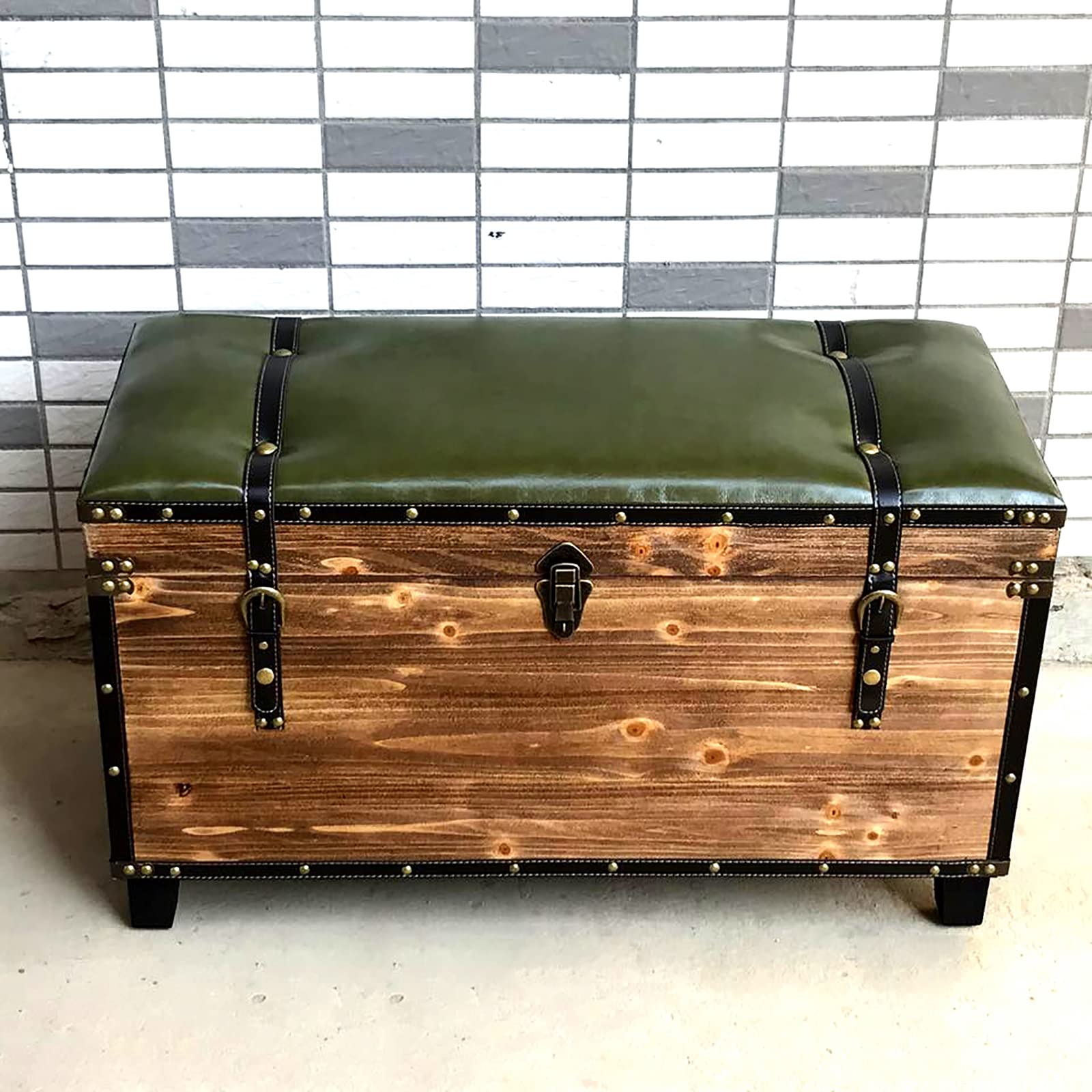 Banc de rangement avec plateau relevable vert rétro pour transformer l'ambiance du séjour