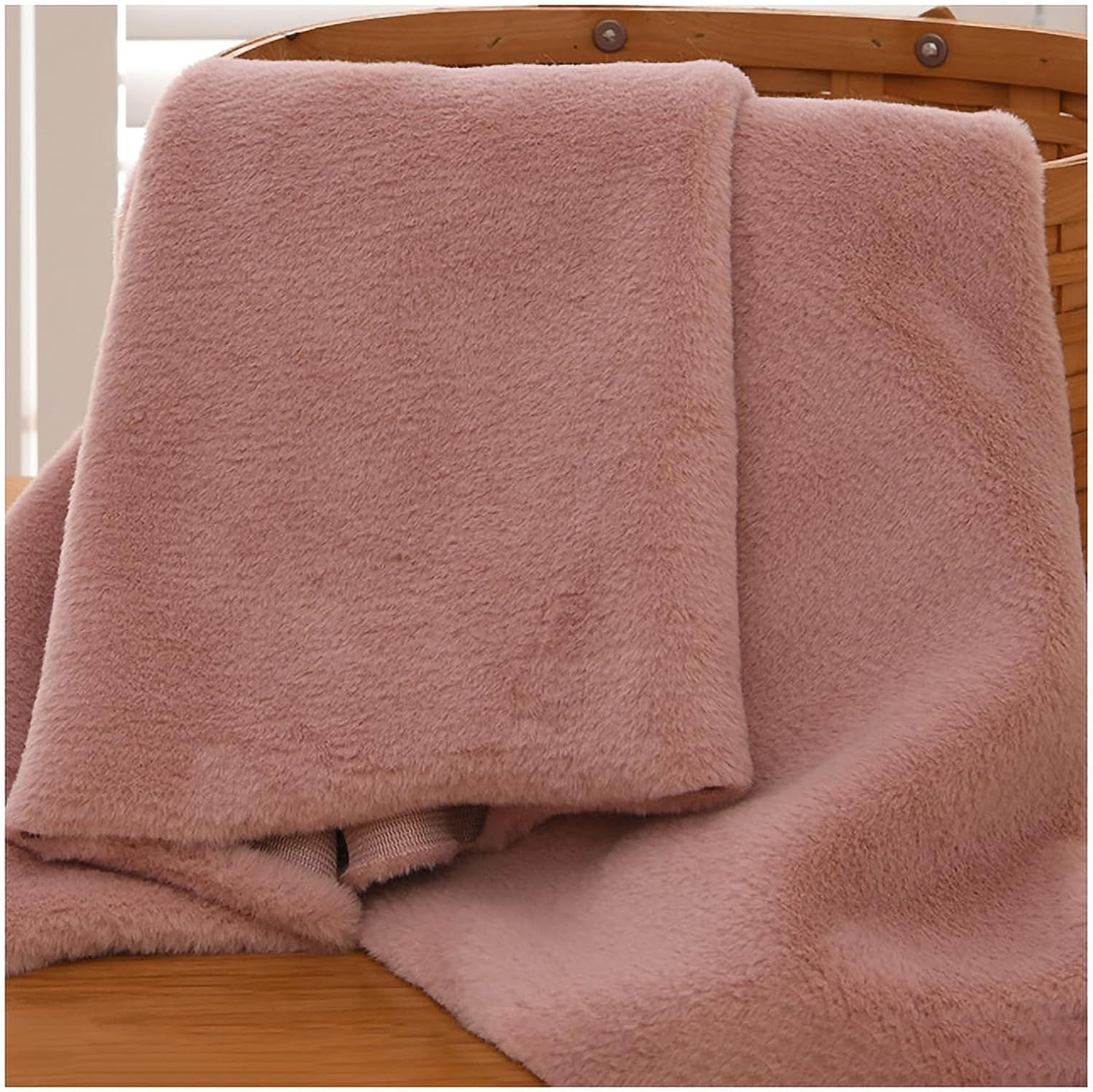 31 Colors of Short-Pile Imitation Rabbit Faux Fur Fabric Pile Length 1cm Suitable for Clothing Handicrafts Cushions 160cm/62in Wide Sold by 0.5 Meters(Color:Leather Pink)