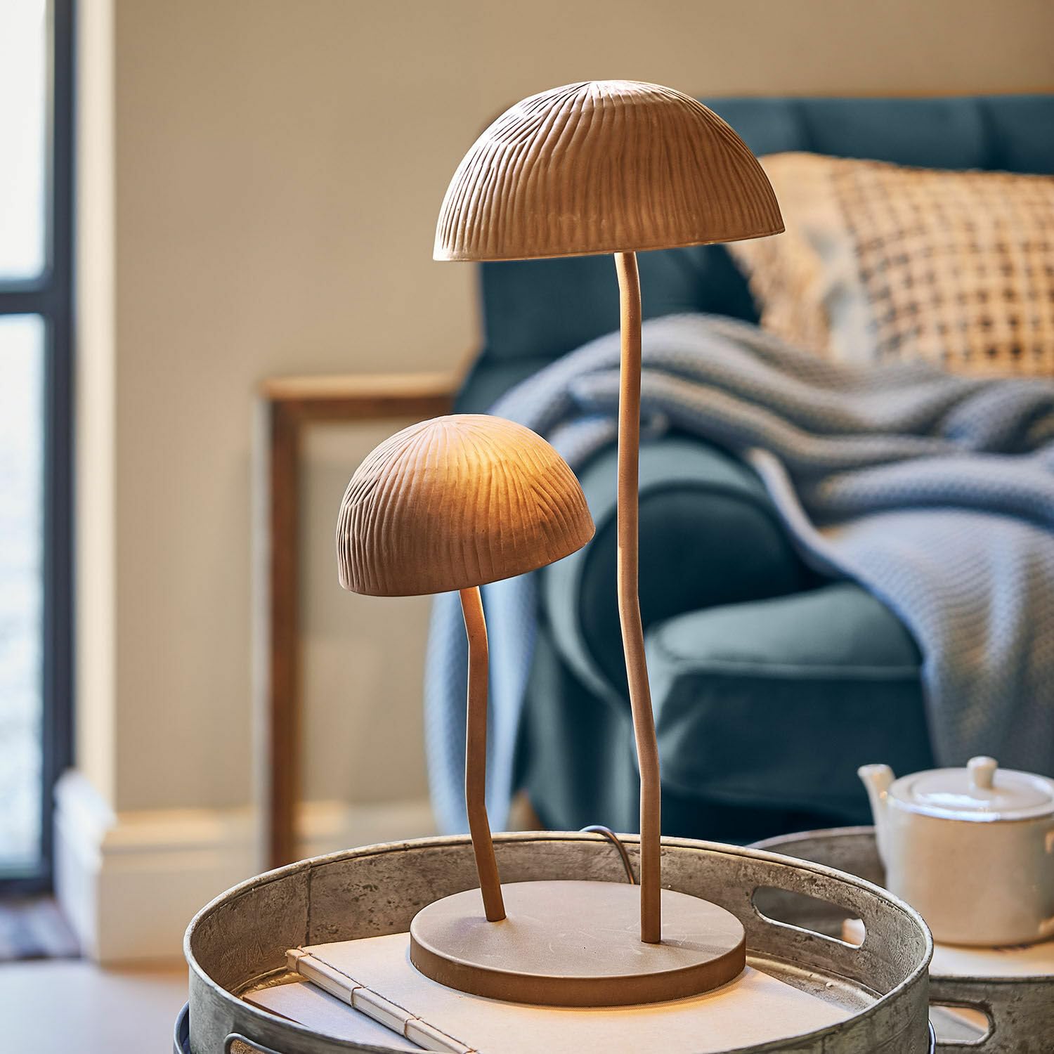 LOBERON Tischlampe Harvelle – Pilz-Design, Rillenstruktur, Braun, Rostfarbenes-Finish – Eisen, braun