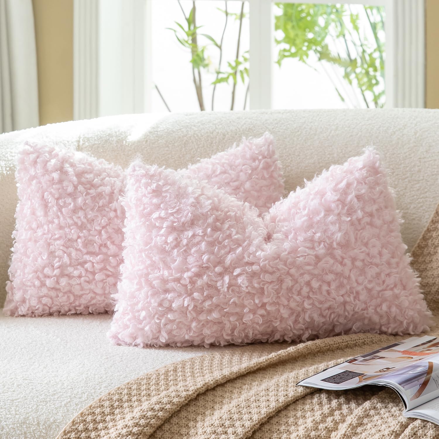 Mandioo Set of 2 Pink Faux Fur lumbar Cushion Covers 30x50 cm 12x20 inch Boucle Decorative Sherpa Throw Pillow Covers Thick Fuzzy Fleece Pillowcases for Sofa Couch Bed Living Room — image 1