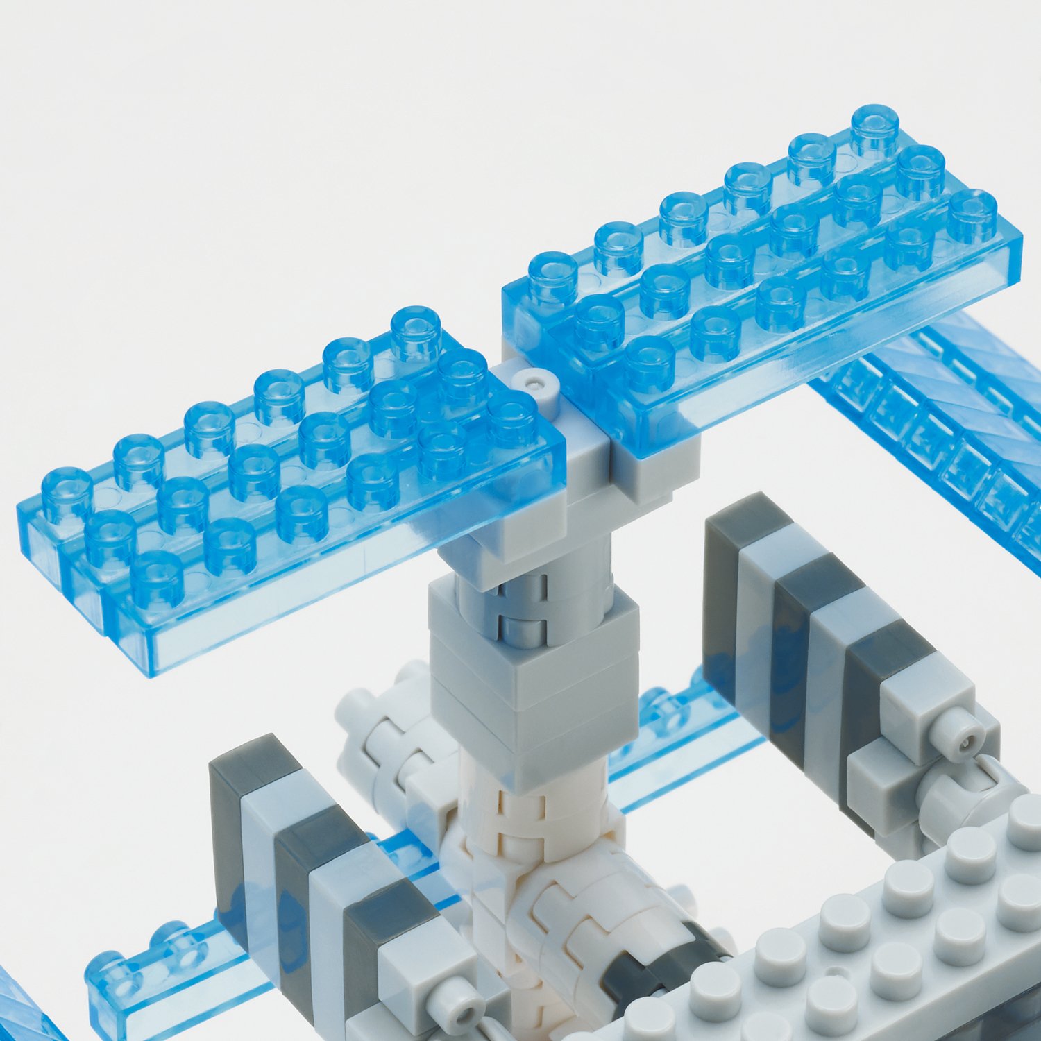 Amazon.co.jp: nanoblock ナノブロック スペースステーション NBH_129