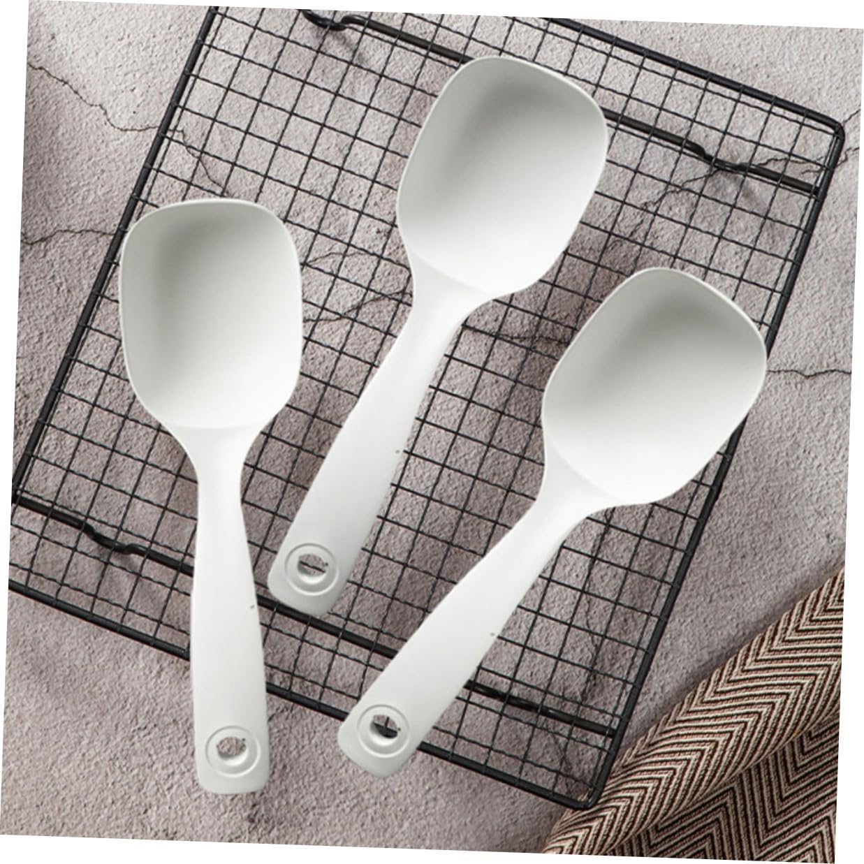 4pcs Household Soup Ladle Set Long Handle Large Serving Spoons Reusable Porridge and Soup Ladles for Kitchen and Canteen Use