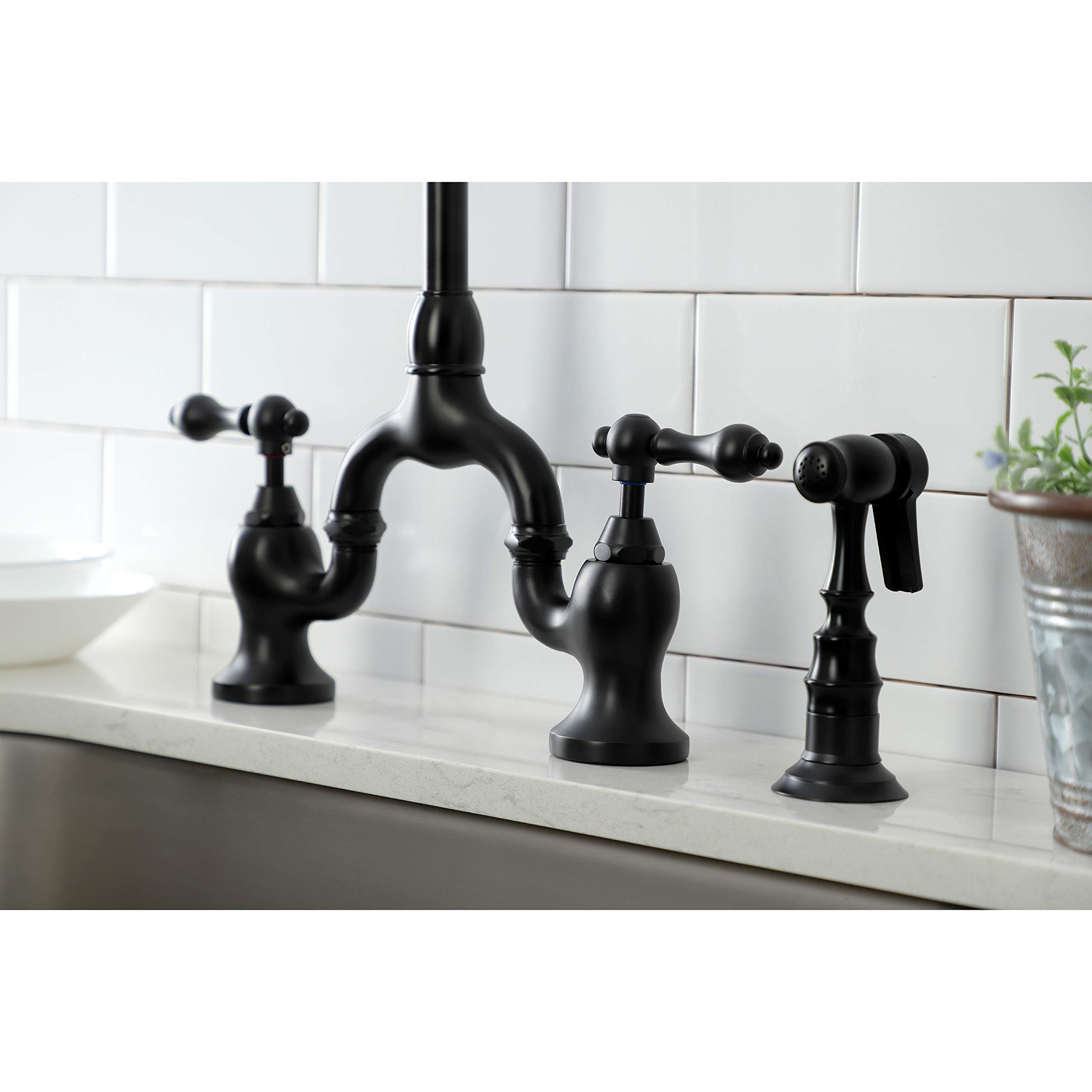 Kingston Brass KS7790ALBS Inglés Country Bridge - Grifo de cocina, color negro mate