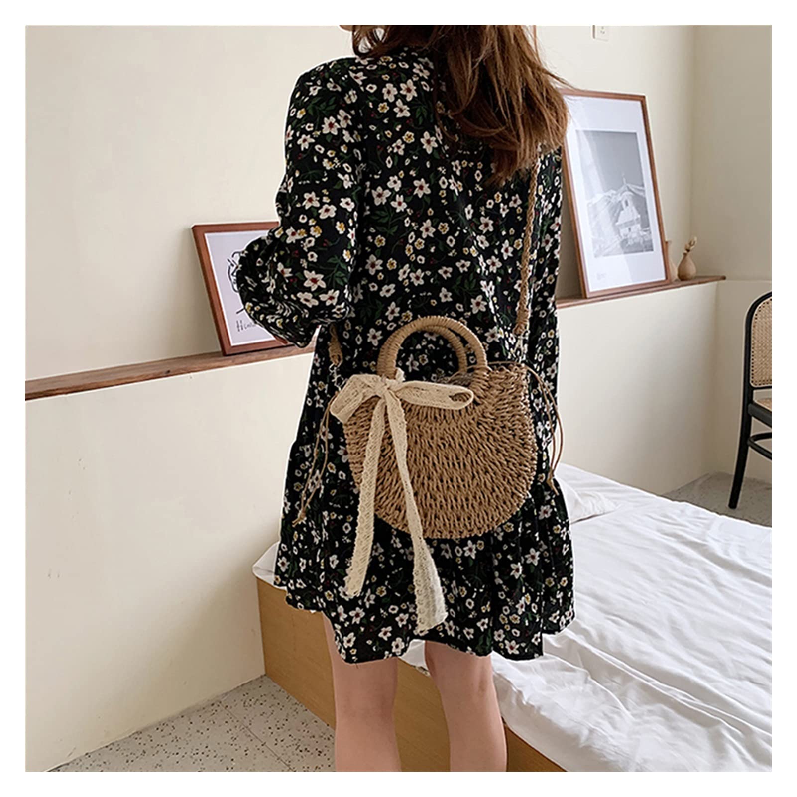 Bolso De Paja Hecho A Mano Con Cordón De Encaje En Forma De Media Luna
